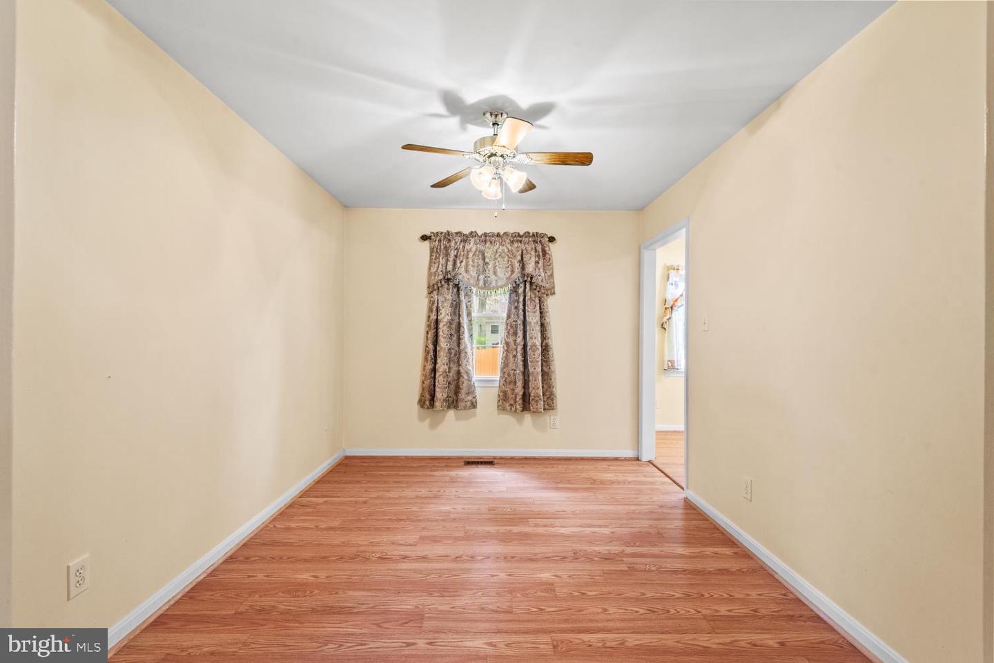 207 MEADOW AVE, COLONIAL BEACH, Virginia 22443, 4 Bedrooms Bedrooms, 12 Rooms Rooms,2 BathroomsBathrooms,Residential,For sale,207 MEADOW AVE,VAWE2008814 MLS # VAWE2008814
