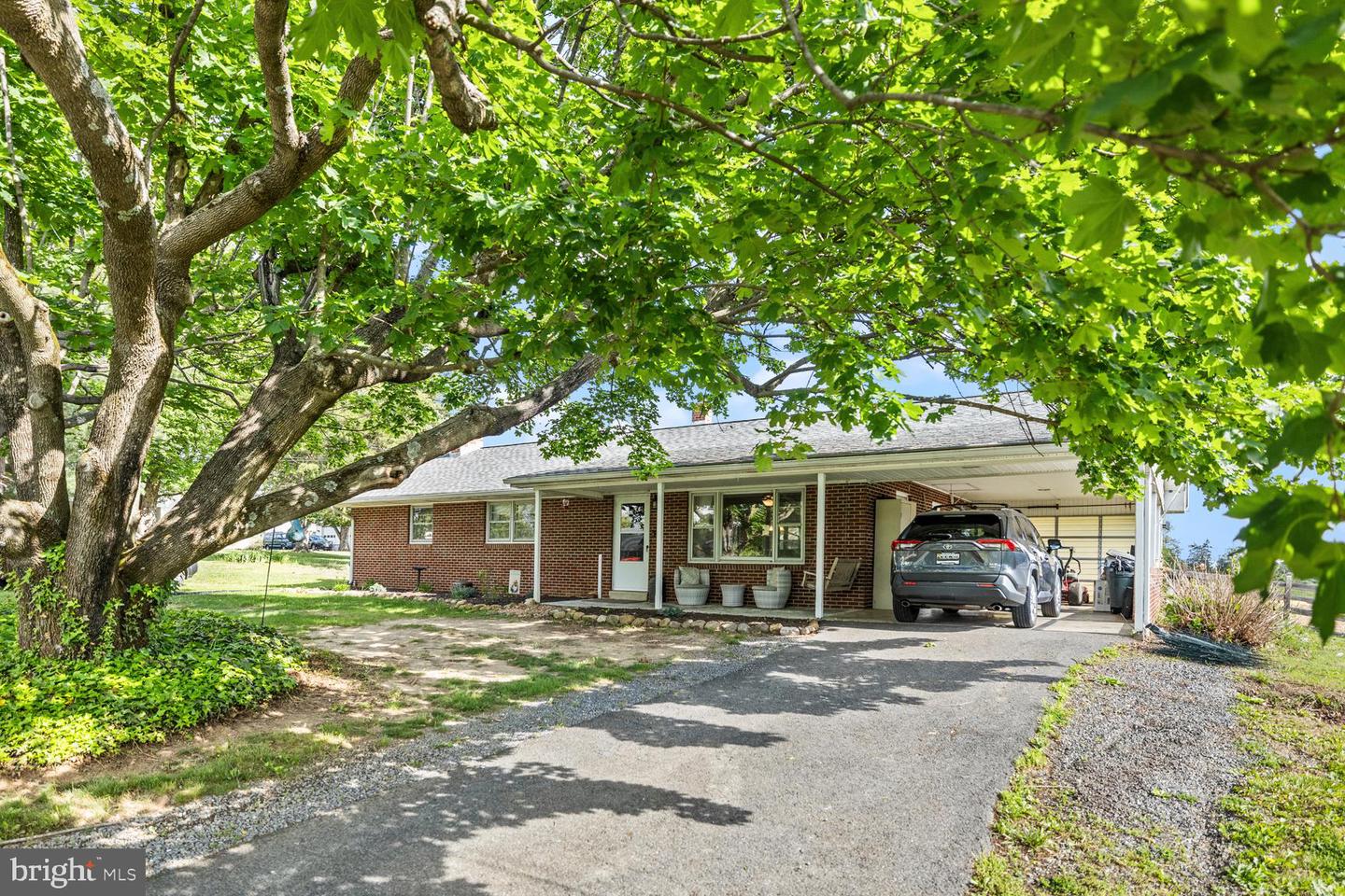 196 TAYLORTOWN RD, EDINBURG, Virginia 22824, 3 Bedrooms Bedrooms, ,1 BathroomBathrooms,Residential,For sale,196 TAYLORTOWN RD,VASH2011332 MLS # VASH2011332