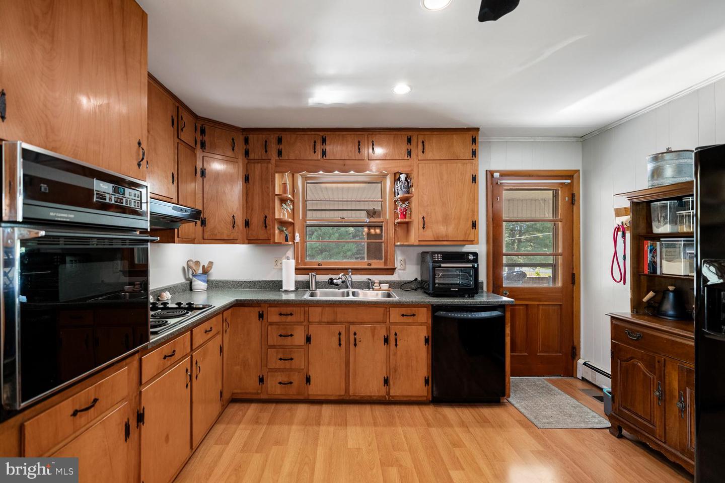 196 TAYLORTOWN RD, EDINBURG, Virginia 22824, 3 Bedrooms Bedrooms, ,1 BathroomBathrooms,Residential,For sale,196 TAYLORTOWN RD,VASH2011332 MLS # VASH2011332