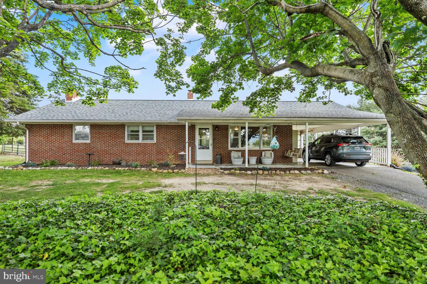 196 TAYLORTOWN RD, EDINBURG, Virginia 22824, 3 Bedrooms Bedrooms, ,1 BathroomBathrooms,Residential,For sale,196 TAYLORTOWN RD,VASH2011332 MLS # VASH2011332