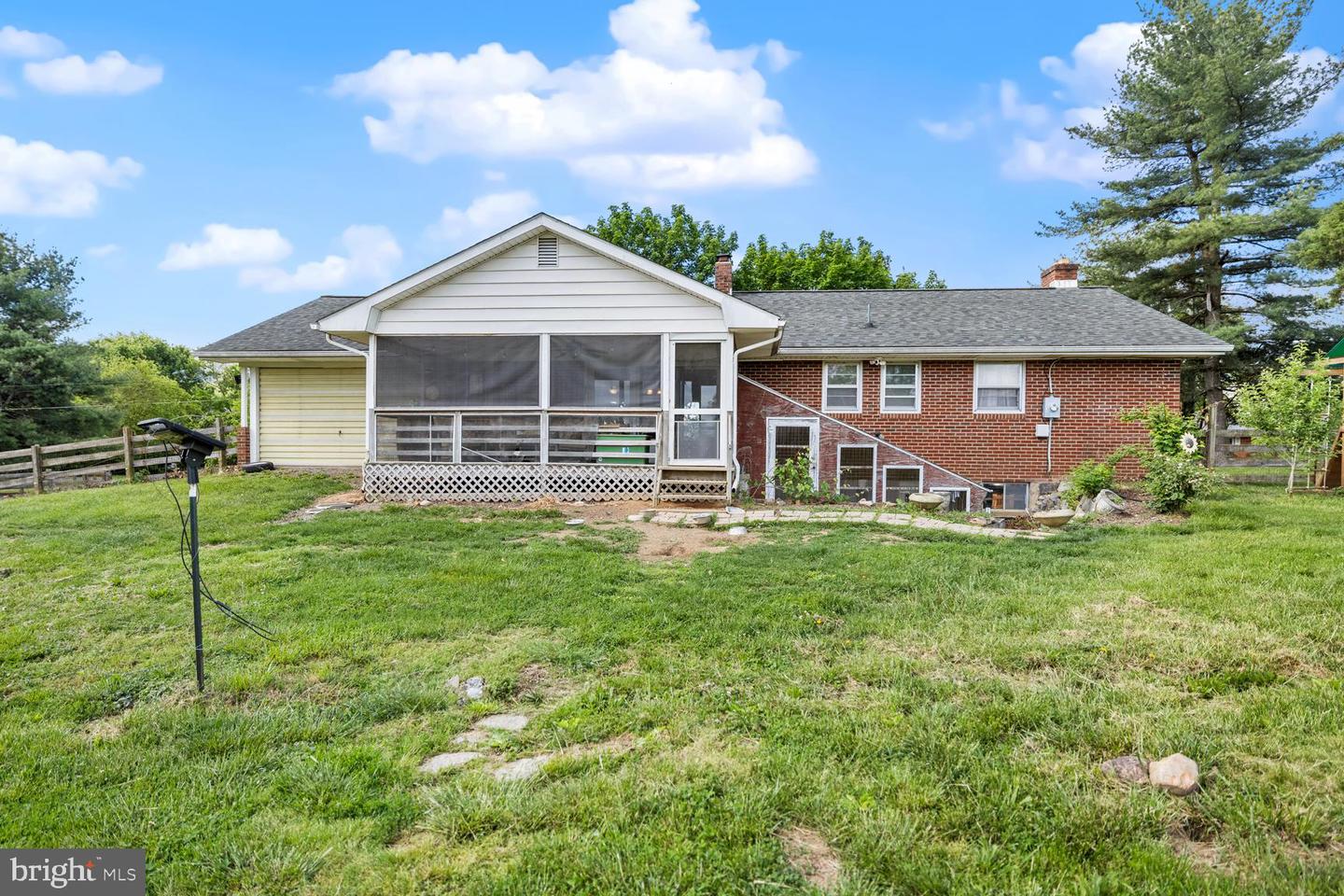 196 TAYLORTOWN RD, EDINBURG, Virginia 22824, 3 Bedrooms Bedrooms, ,1 BathroomBathrooms,Residential,For sale,196 TAYLORTOWN RD,VASH2011332 MLS # VASH2011332