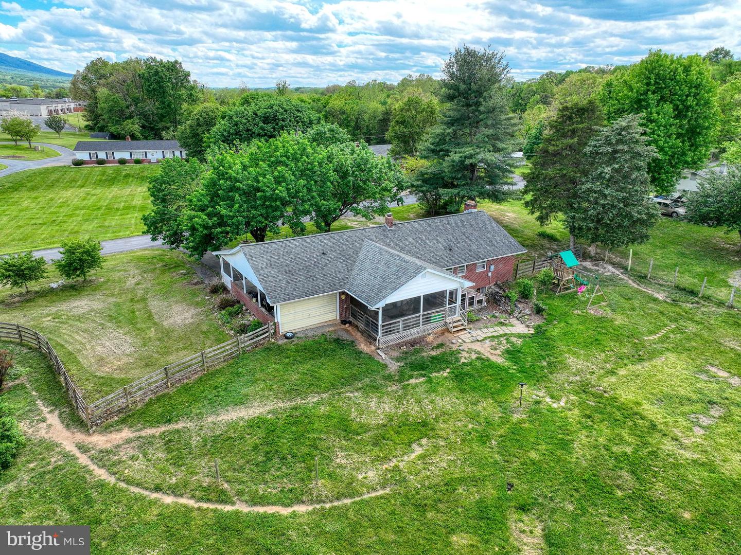 196 TAYLORTOWN RD, EDINBURG, Virginia 22824, 3 Bedrooms Bedrooms, ,1 BathroomBathrooms,Residential,For sale,196 TAYLORTOWN RD,VASH2011332 MLS # VASH2011332