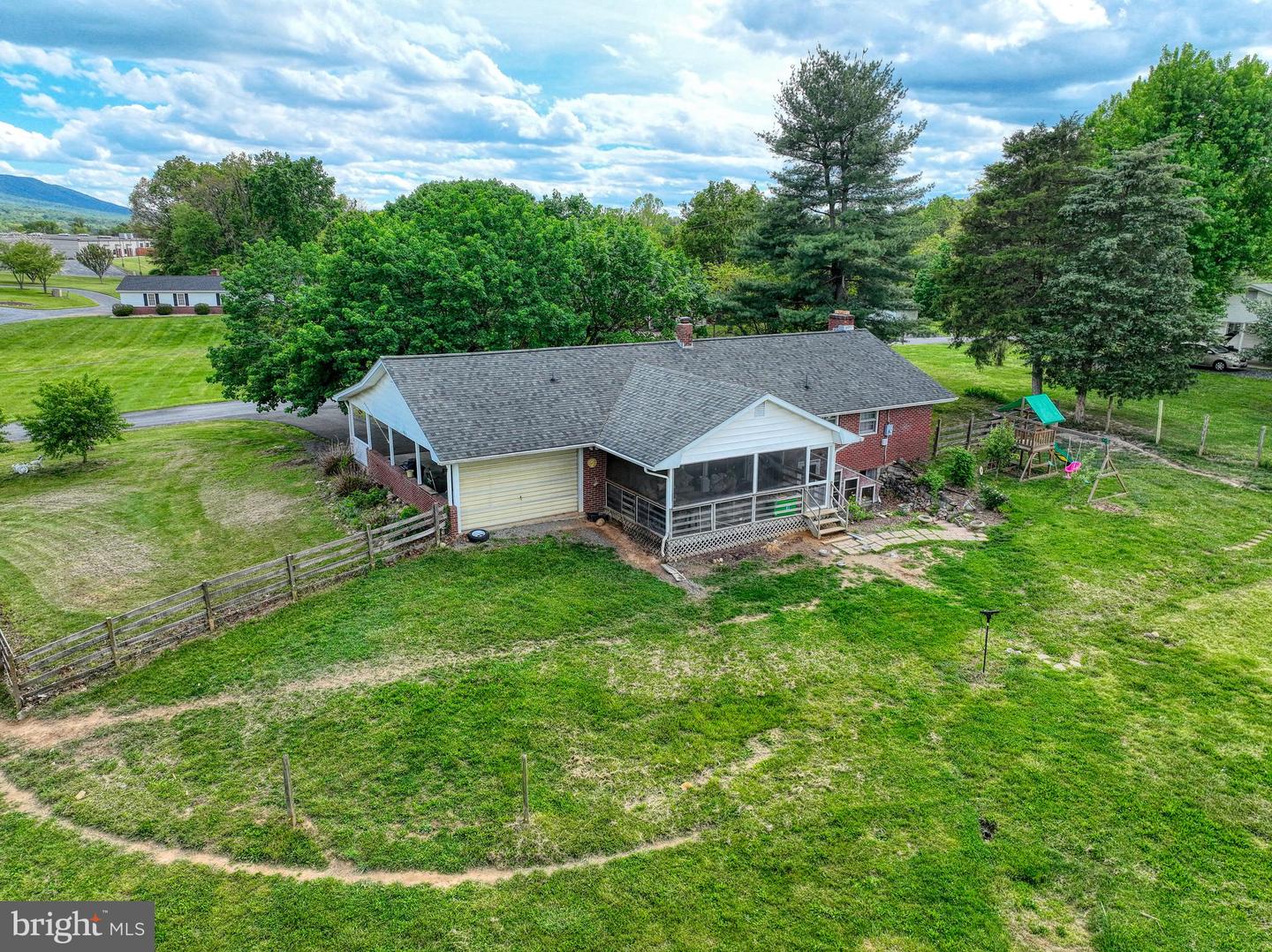 196 TAYLORTOWN RD, EDINBURG, Virginia 22824, 3 Bedrooms Bedrooms, ,1 BathroomBathrooms,Residential,For sale,196 TAYLORTOWN RD,VASH2011332 MLS # VASH2011332