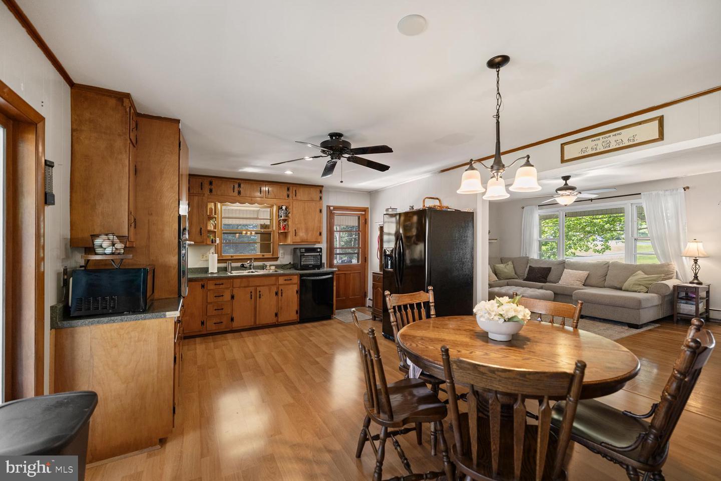 196 TAYLORTOWN RD, EDINBURG, Virginia 22824, 3 Bedrooms Bedrooms, ,1 BathroomBathrooms,Residential,For sale,196 TAYLORTOWN RD,VASH2011332 MLS # VASH2011332