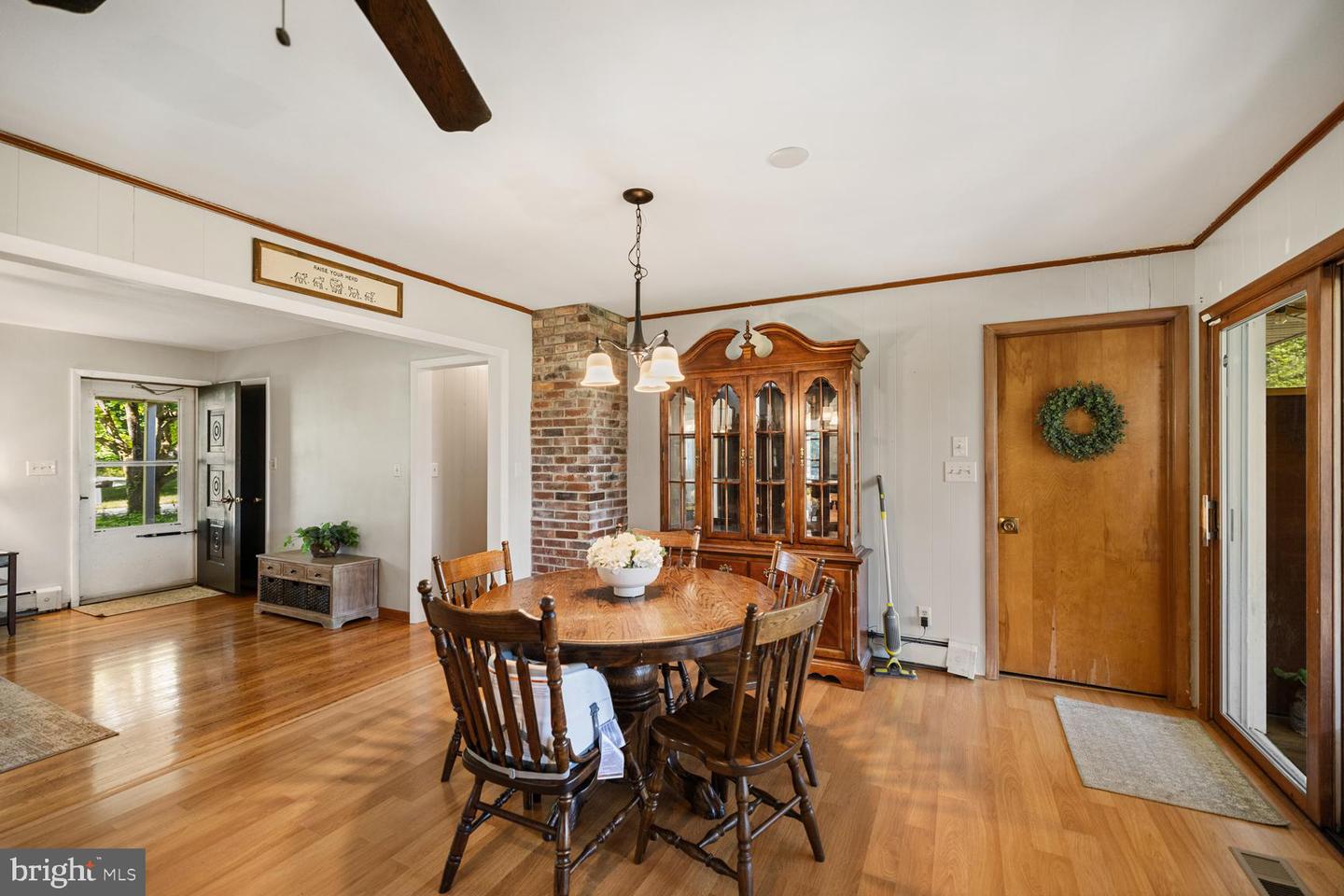 196 TAYLORTOWN RD, EDINBURG, Virginia 22824, 3 Bedrooms Bedrooms, ,1 BathroomBathrooms,Residential,For sale,196 TAYLORTOWN RD,VASH2011332 MLS # VASH2011332