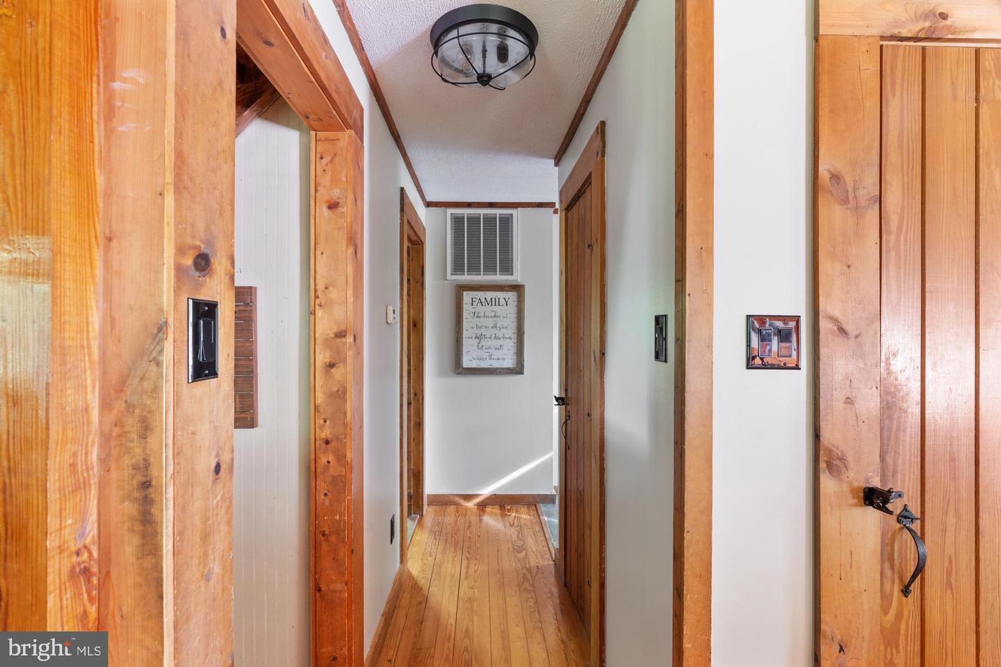 2 HEIGHTS CT, RUTHER GLEN, Virginia 22546, 3 Bedrooms Bedrooms, ,2 BathroomsBathrooms,Residential,For sale,2 HEIGHTS CT,VACV2008094 MLS # VACV2008094