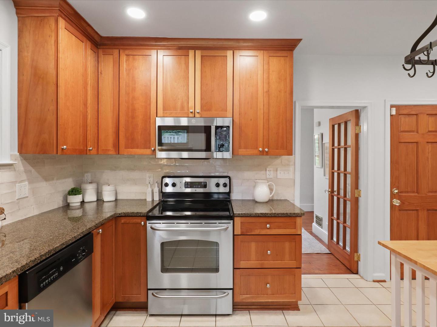 6022 VALLEY VIEW DR, ALEXANDRIA, Virginia 22310, 3 Bedrooms Bedrooms, ,2 BathroomsBathrooms,Residential,For sale,6022 VALLEY VIEW DR,VAFX2238218 MLS # VAFX2238218