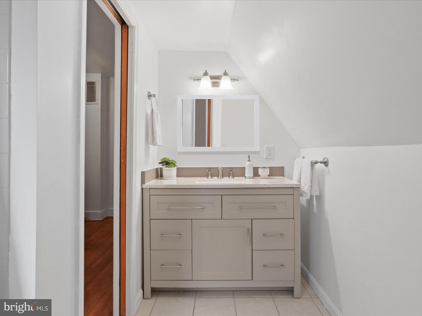 6022 VALLEY VIEW DR, ALEXANDRIA, Virginia 22310, 3 Bedrooms Bedrooms, ,2 BathroomsBathrooms,Residential,For sale,6022 VALLEY VIEW DR,VAFX2238218 MLS # VAFX2238218