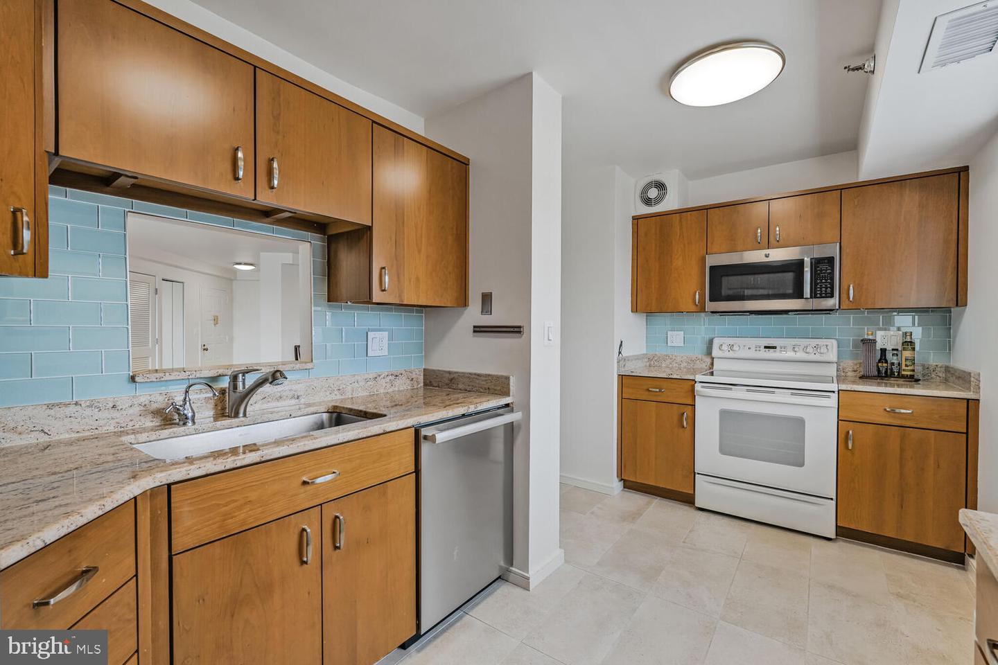 900 N STAFFORD ST #2330, ARLINGTON, Virginia 22203, 2 Bedrooms Bedrooms, ,2 BathroomsBathrooms,Residential,For sale,900 N STAFFORD ST #2330,VAAR2056940 MLS # VAAR2056940