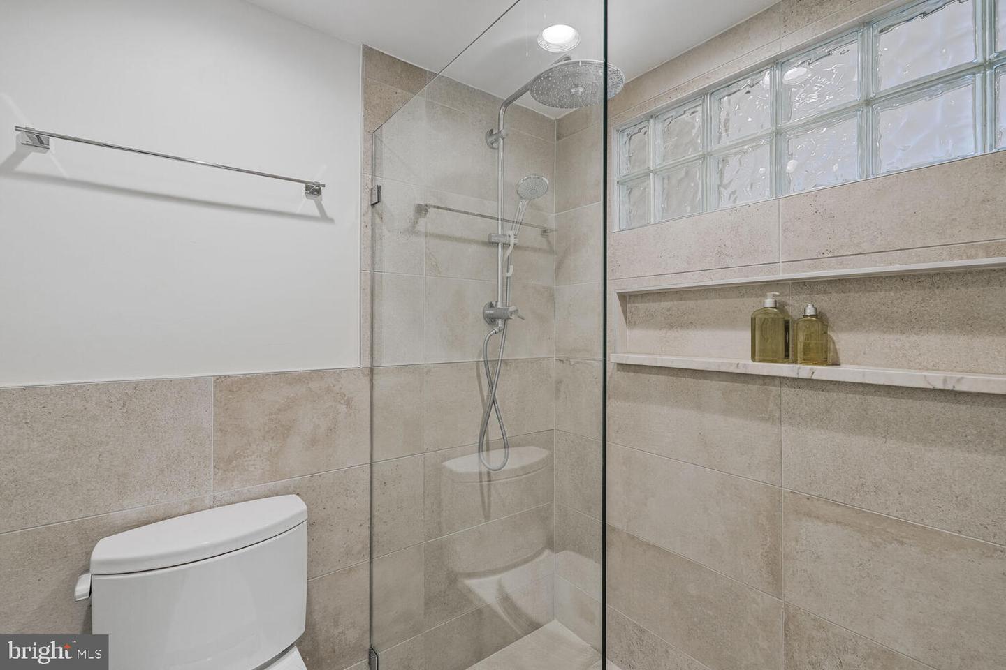900 N STAFFORD ST #2330, ARLINGTON, Virginia 22203, 2 Bedrooms Bedrooms, ,2 BathroomsBathrooms,Residential,For sale,900 N STAFFORD ST #2330,VAAR2056940 MLS # VAAR2056940