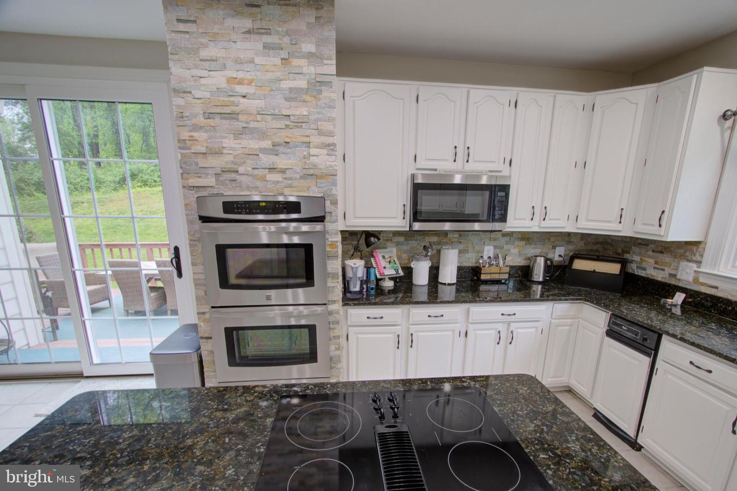 9724 MIDDLETON RIDGE RD, VIENNA, Virginia 22182, 5 Bedrooms Bedrooms, ,4 BathroomsBathrooms,Residential,For sale,9724 MIDDLETON RIDGE RD,VAFX2237948 MLS # VAFX2237948