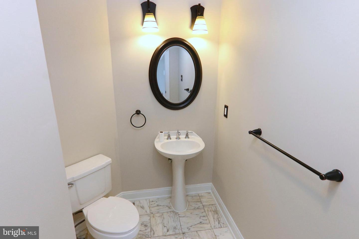 9724 MIDDLETON RIDGE RD, VIENNA, Virginia 22182, 5 Bedrooms Bedrooms, ,4 BathroomsBathrooms,Residential,For sale,9724 MIDDLETON RIDGE RD,VAFX2237948 MLS # VAFX2237948