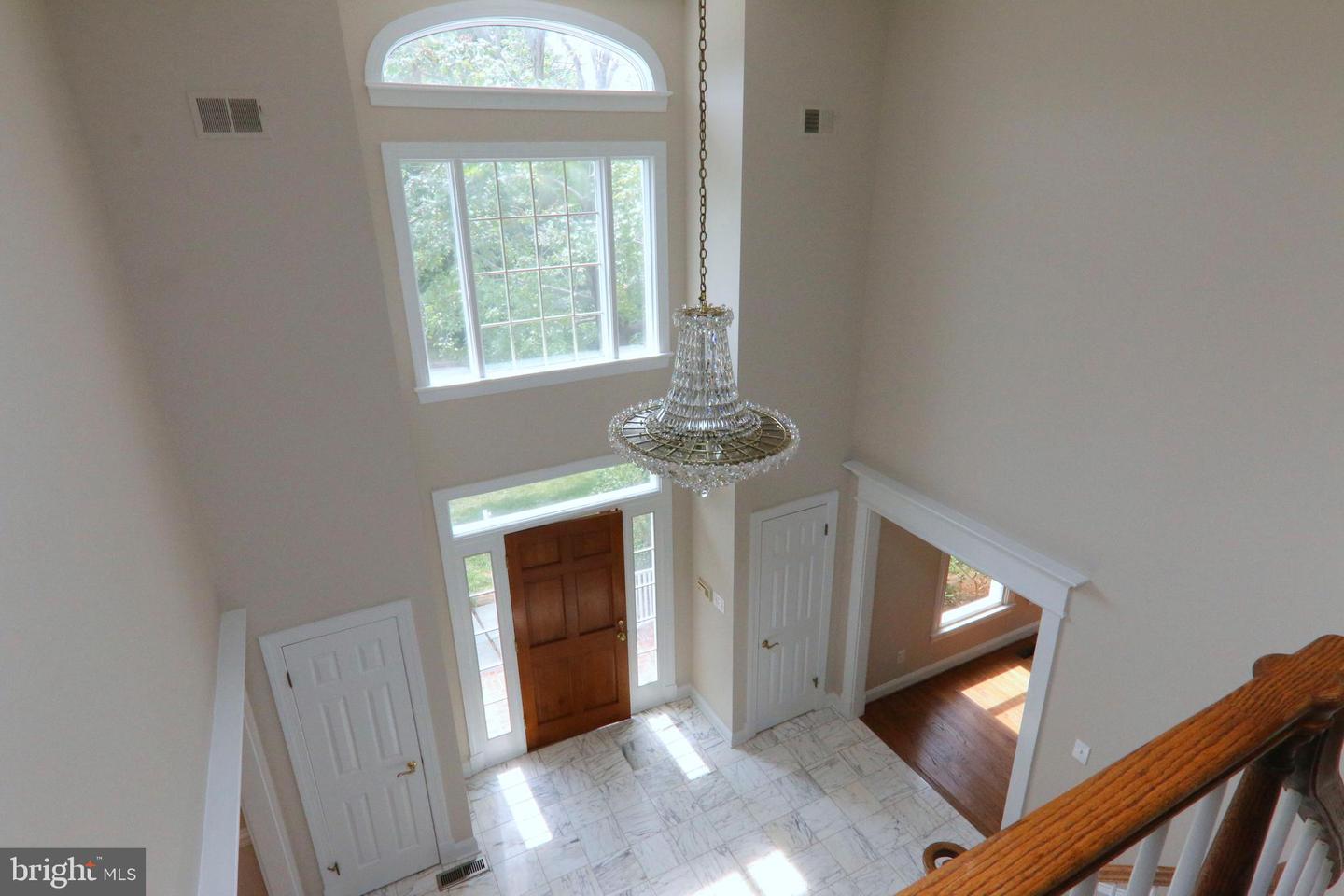 9724 MIDDLETON RIDGE RD, VIENNA, Virginia 22182, 5 Bedrooms Bedrooms, ,4 BathroomsBathrooms,Residential,For sale,9724 MIDDLETON RIDGE RD,VAFX2237948 MLS # VAFX2237948