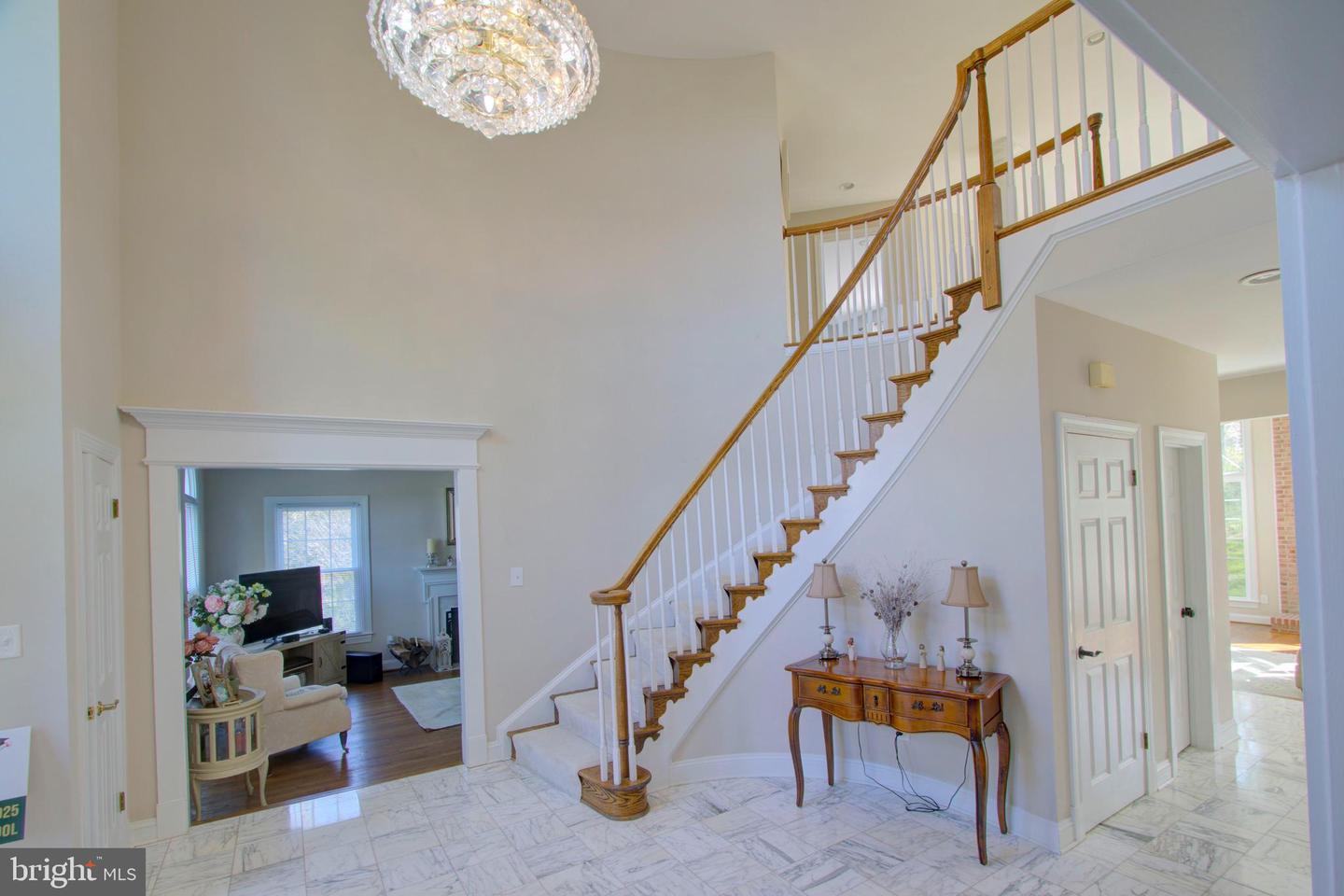 9724 MIDDLETON RIDGE RD, VIENNA, Virginia 22182, 5 Bedrooms Bedrooms, ,4 BathroomsBathrooms,Residential,For sale,9724 MIDDLETON RIDGE RD,VAFX2237948 MLS # VAFX2237948