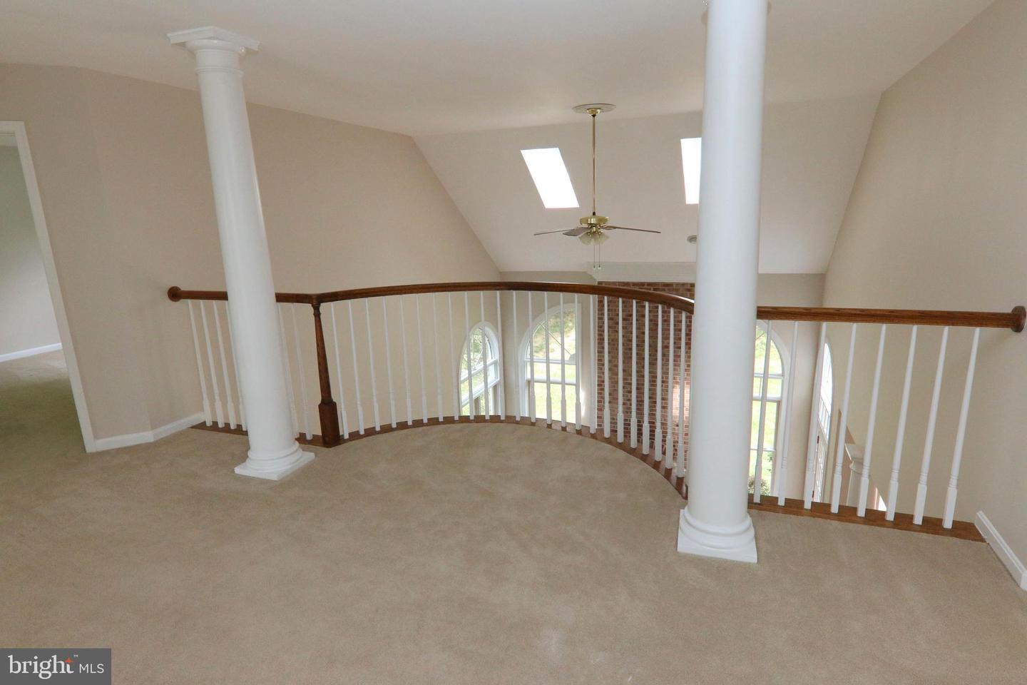9724 MIDDLETON RIDGE RD, VIENNA, Virginia 22182, 5 Bedrooms Bedrooms, ,4 BathroomsBathrooms,Residential,For sale,9724 MIDDLETON RIDGE RD,VAFX2237948 MLS # VAFX2237948