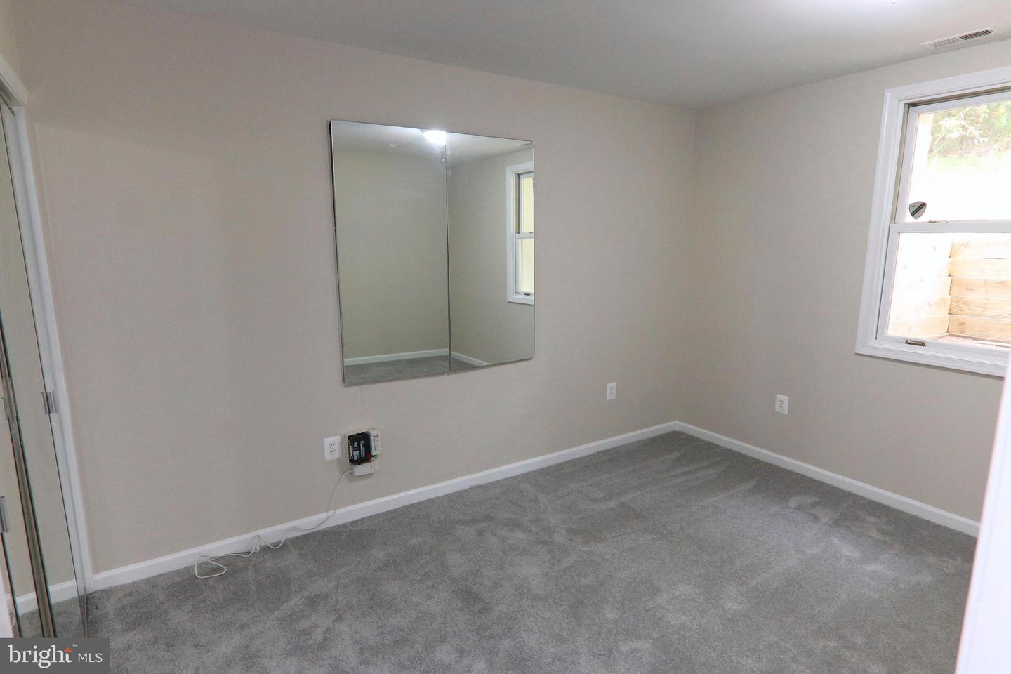 9724 MIDDLETON RIDGE RD, VIENNA, Virginia 22182, 5 Bedrooms Bedrooms, ,4 BathroomsBathrooms,Residential,For sale,9724 MIDDLETON RIDGE RD,VAFX2237948 MLS # VAFX2237948
