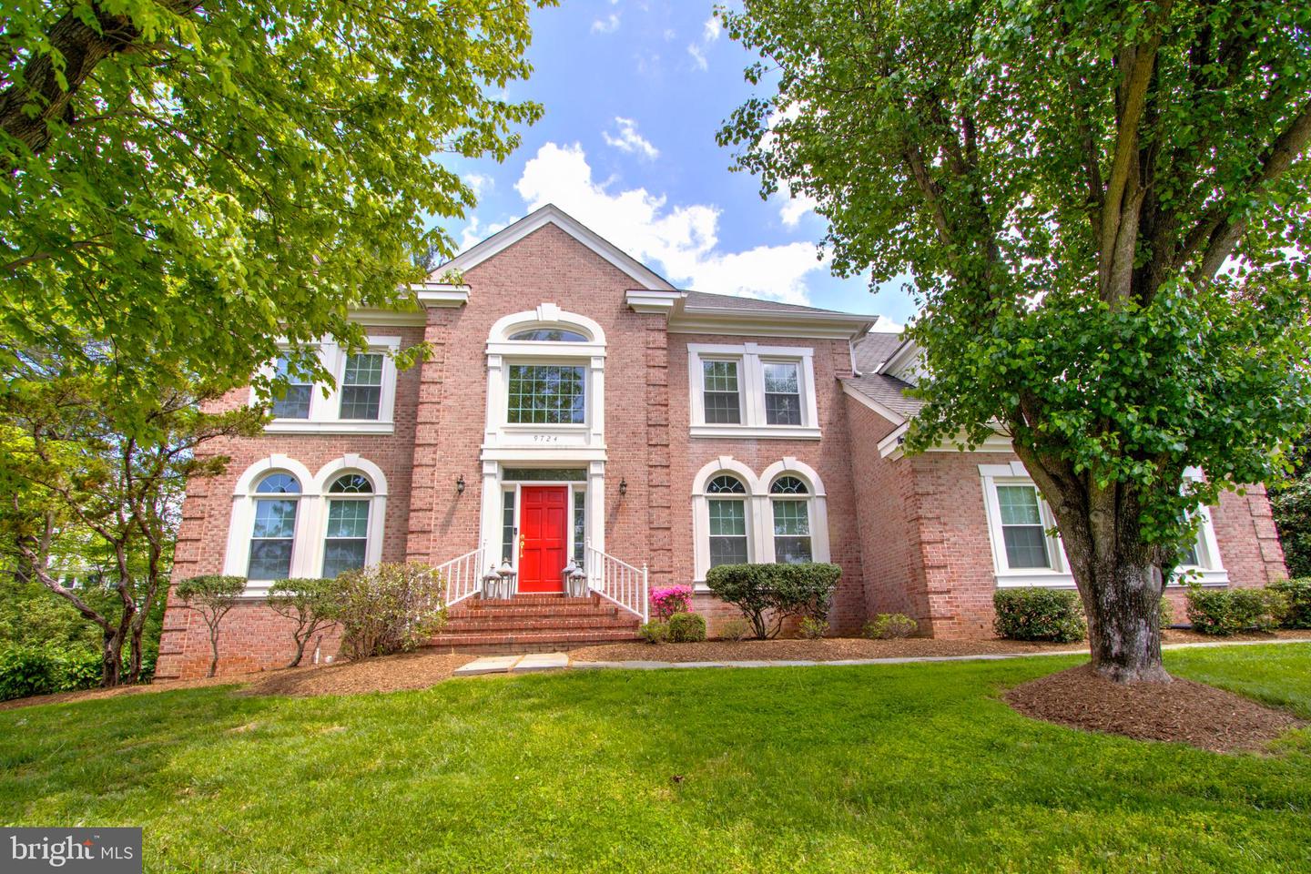 9724 MIDDLETON RIDGE RD, VIENNA, Virginia 22182, 5 Bedrooms Bedrooms, ,4 BathroomsBathrooms,Residential,For sale,9724 MIDDLETON RIDGE RD,VAFX2237948 MLS # VAFX2237948