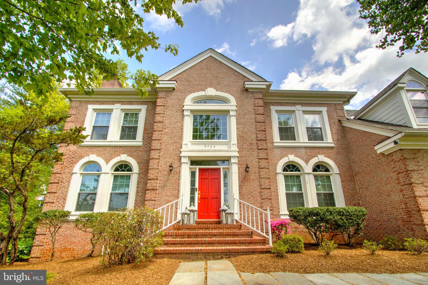 9724 MIDDLETON RIDGE RD, VIENNA, Virginia 22182, 5 Bedrooms Bedrooms, ,4 BathroomsBathrooms,Residential,For sale,9724 MIDDLETON RIDGE RD,VAFX2237948 MLS # VAFX2237948