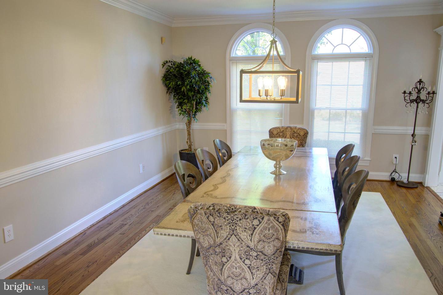 9724 MIDDLETON RIDGE RD, VIENNA, Virginia 22182, 5 Bedrooms Bedrooms, ,4 BathroomsBathrooms,Residential,For sale,9724 MIDDLETON RIDGE RD,VAFX2237948 MLS # VAFX2237948