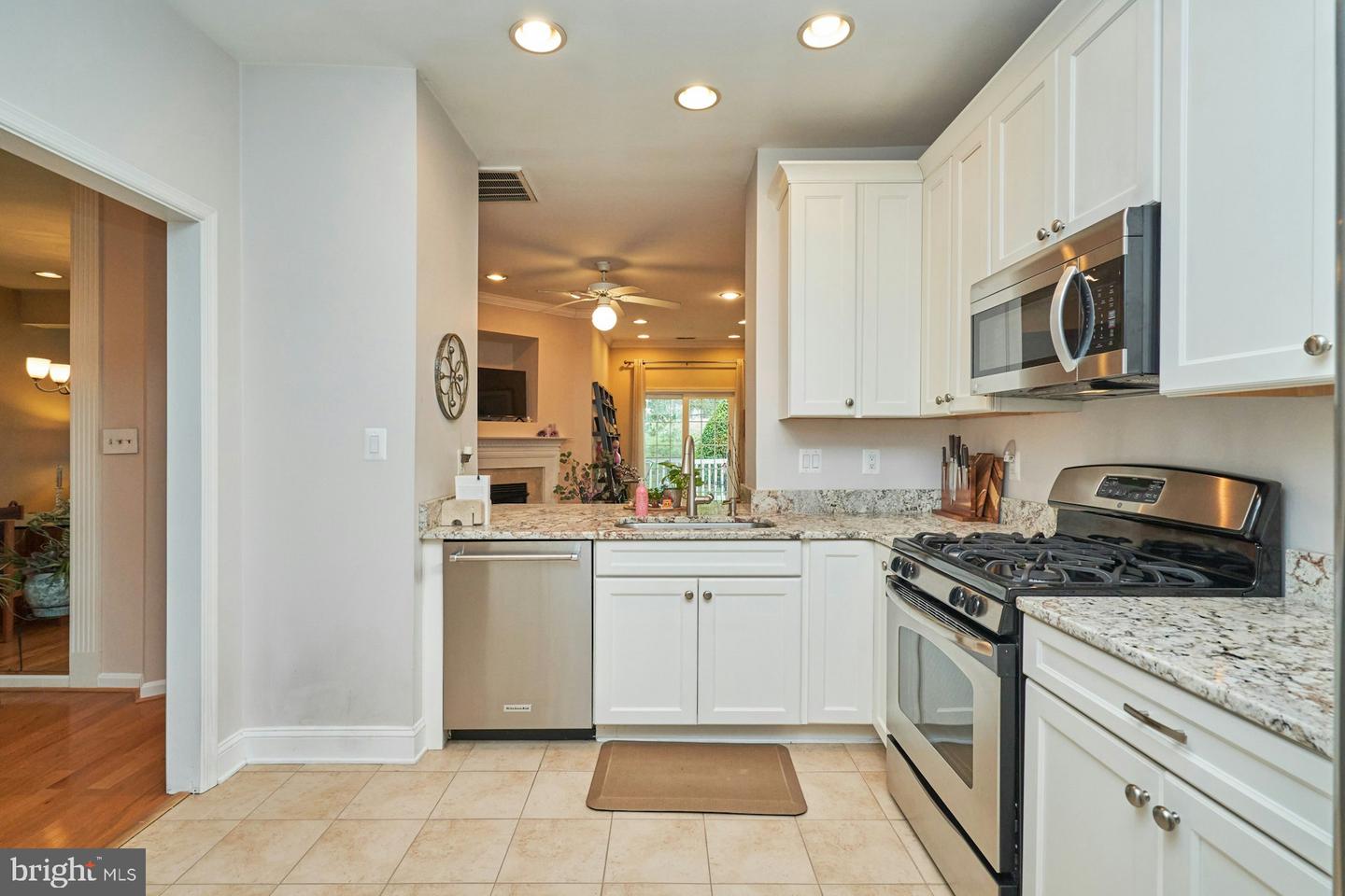 6938 NETHERSTONE CT, GAINESVILLE, Virginia 20155, 3 Bedrooms Bedrooms, ,2 BathroomsBathrooms,Residential,For sale,6938 NETHERSTONE CT,VAPW2093668 MLS # VAPW2093668