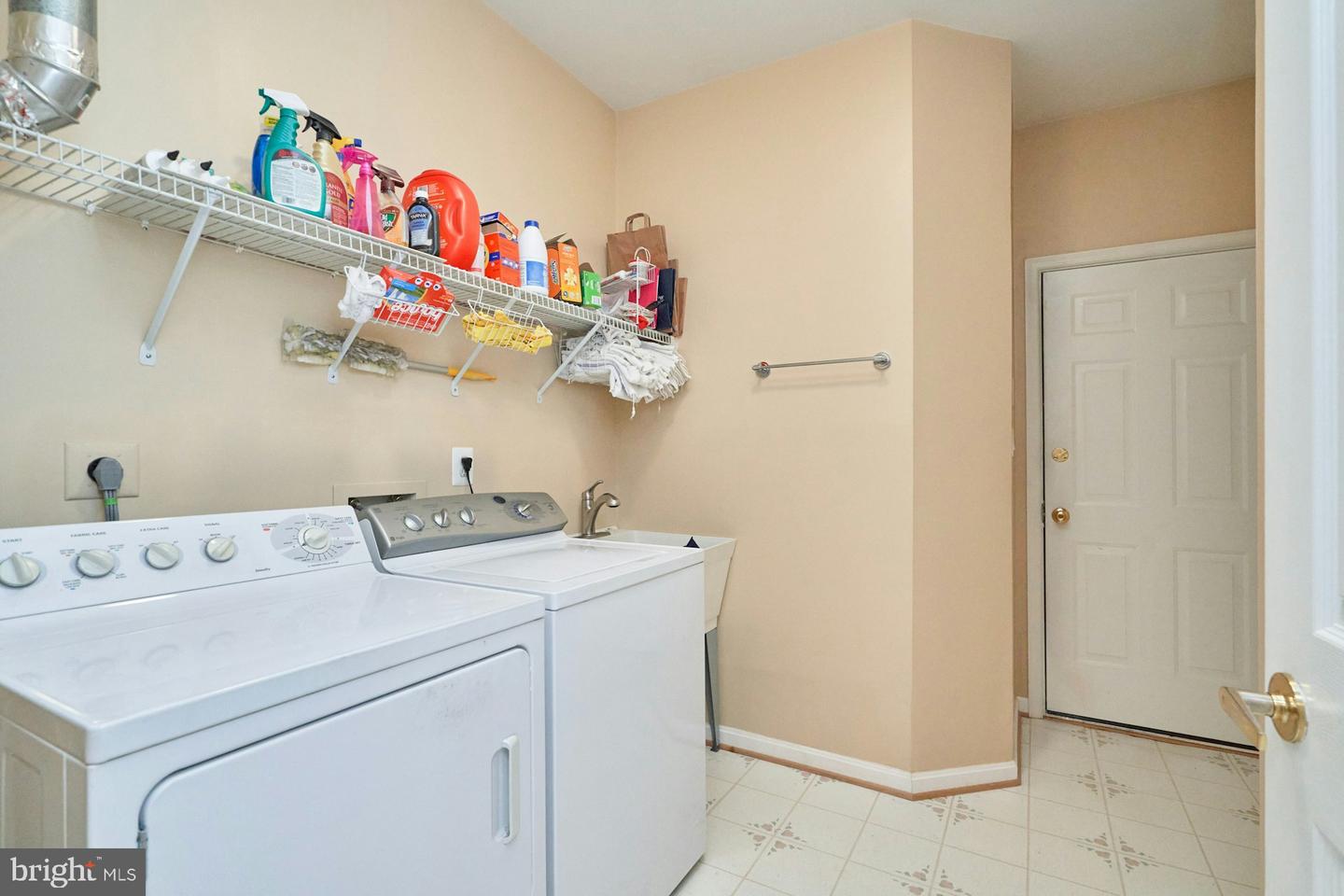 6938 NETHERSTONE CT, GAINESVILLE, Virginia 20155, 3 Bedrooms Bedrooms, ,2 BathroomsBathrooms,Residential,For sale,6938 NETHERSTONE CT,VAPW2093668 MLS # VAPW2093668