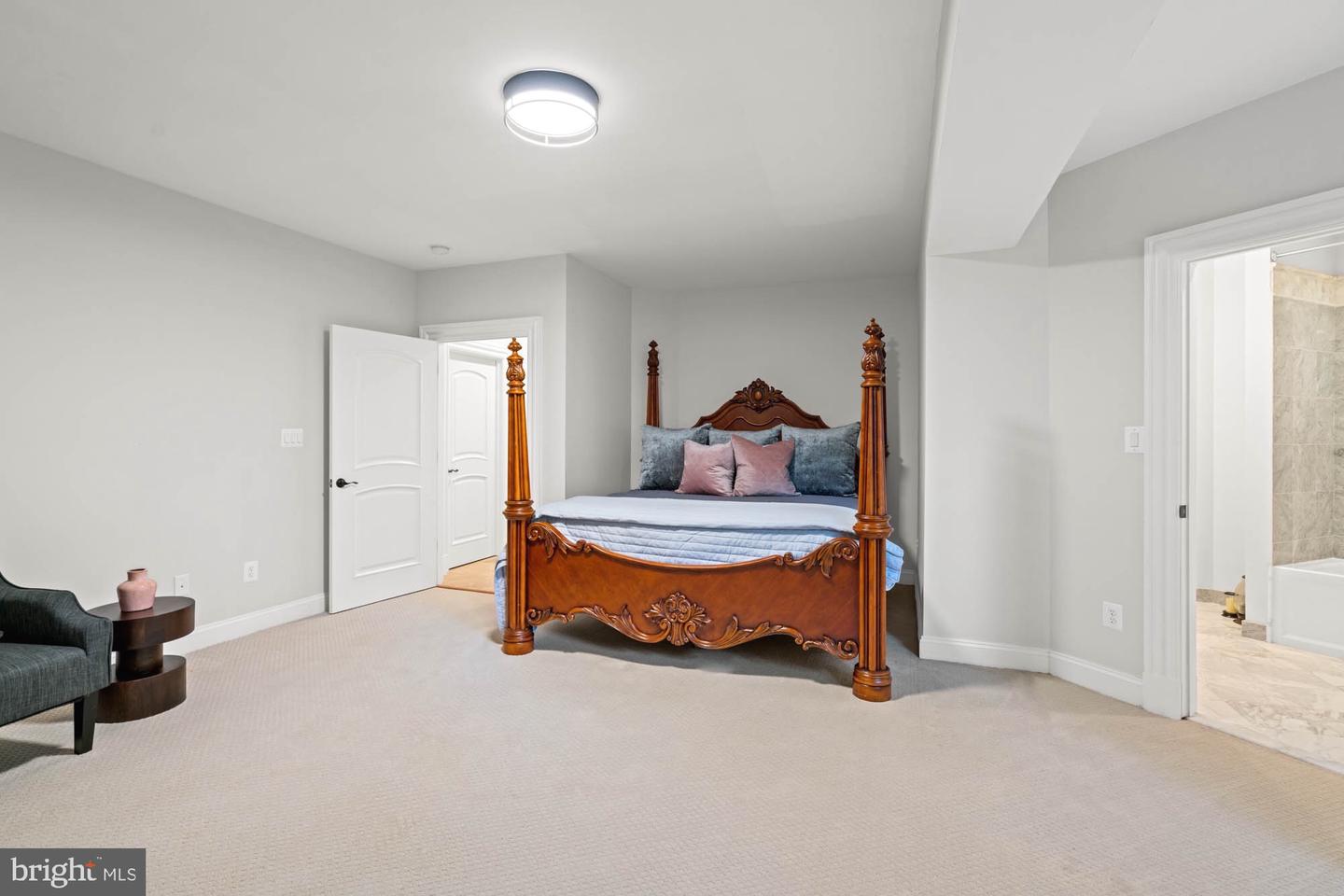 696 MILLER AVE, GREAT FALLS, Virginia 22066, 7 Bedrooms Bedrooms, ,6 BathroomsBathrooms,Residential,For sale,696 MILLER AVE,VAFX2238124 MLS # VAFX2238124