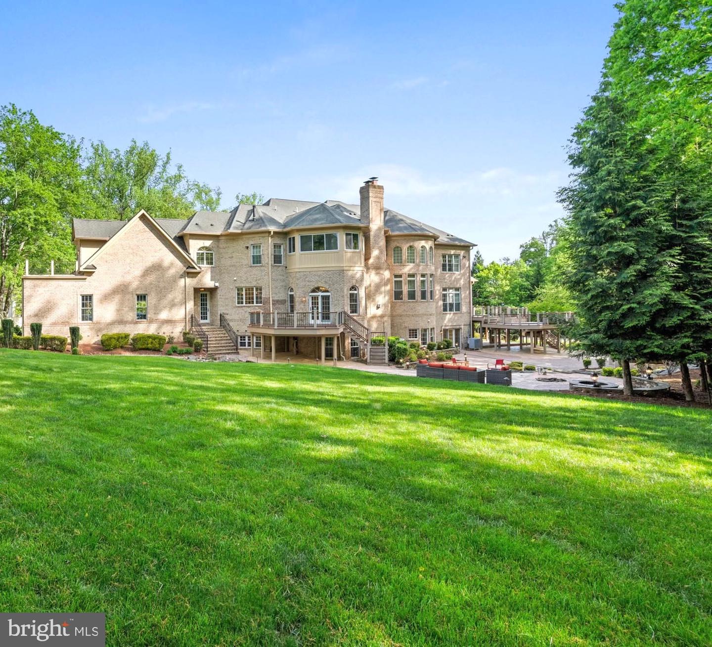 696 MILLER AVE, GREAT FALLS, Virginia 22066, 7 Bedrooms Bedrooms, ,6 BathroomsBathrooms,Residential,For sale,696 MILLER AVE,VAFX2238124 MLS # VAFX2238124
