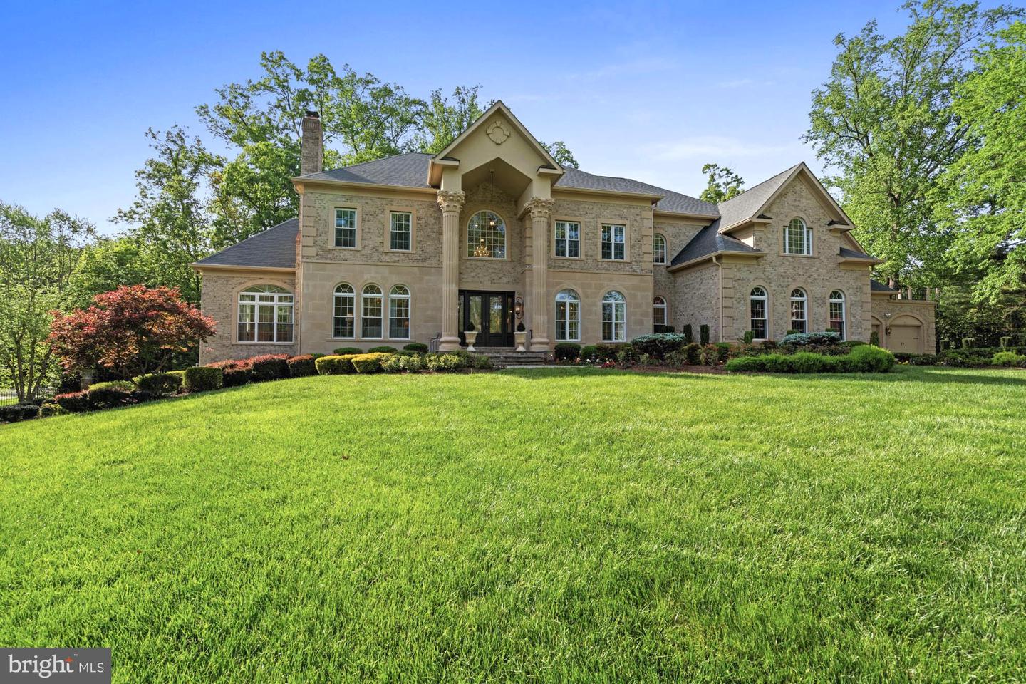 696 MILLER AVE, GREAT FALLS, Virginia 22066, 7 Bedrooms Bedrooms, ,6 BathroomsBathrooms,Residential,For sale,696 MILLER AVE,VAFX2238124 MLS # VAFX2238124