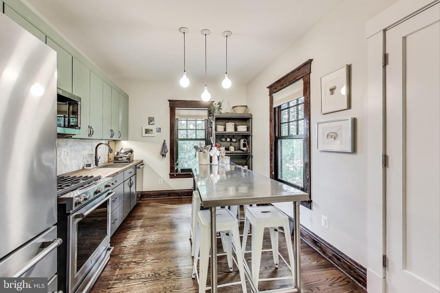 2332 N TUCKAHOE ST, ARLINGTON, Virginia 22205, 5 Bedrooms Bedrooms, ,4 BathroomsBathrooms,Residential,For sale,2332 N TUCKAHOE ST,VAAR2056930 MLS # VAAR2056930