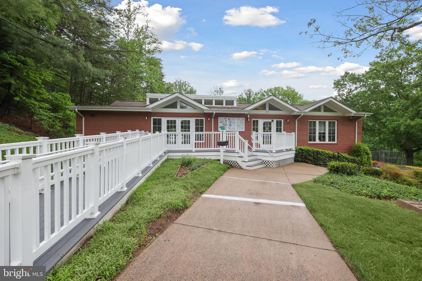 8140 WILLOWDALE CT, SPRINGFIELD, Virginia 22153, 3 Bedrooms Bedrooms, ,1 BathroomBathrooms,Residential,For sale,8140 WILLOWDALE CT,VAFX2238262 MLS # VAFX2238262
