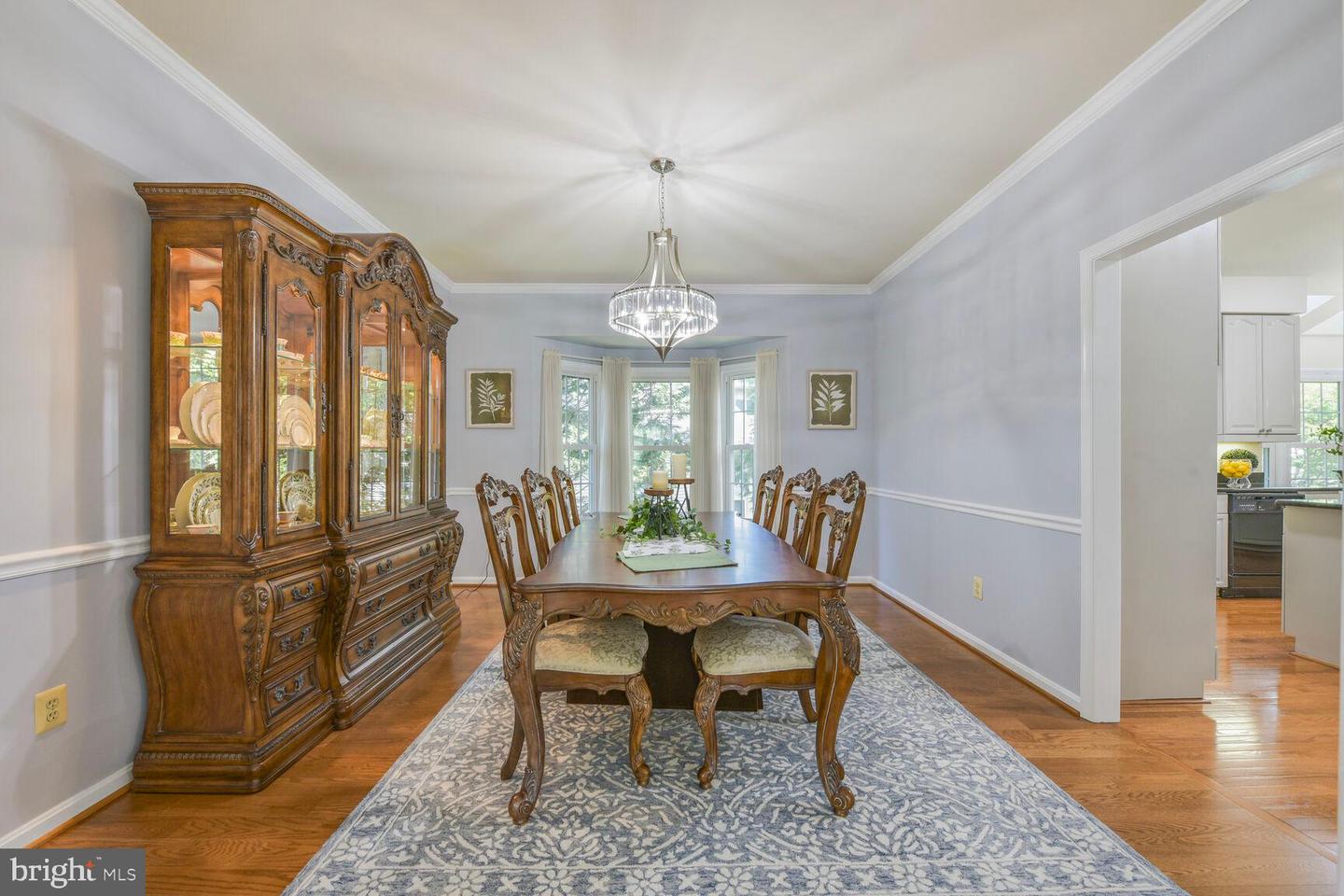 8102 CREEKVIEW DR, SPRINGFIELD, Virginia 22153, 4 Bedrooms Bedrooms, ,3 BathroomsBathrooms,Residential,For sale,8102 CREEKVIEW DR,VAFX2238576 MLS # VAFX2238576