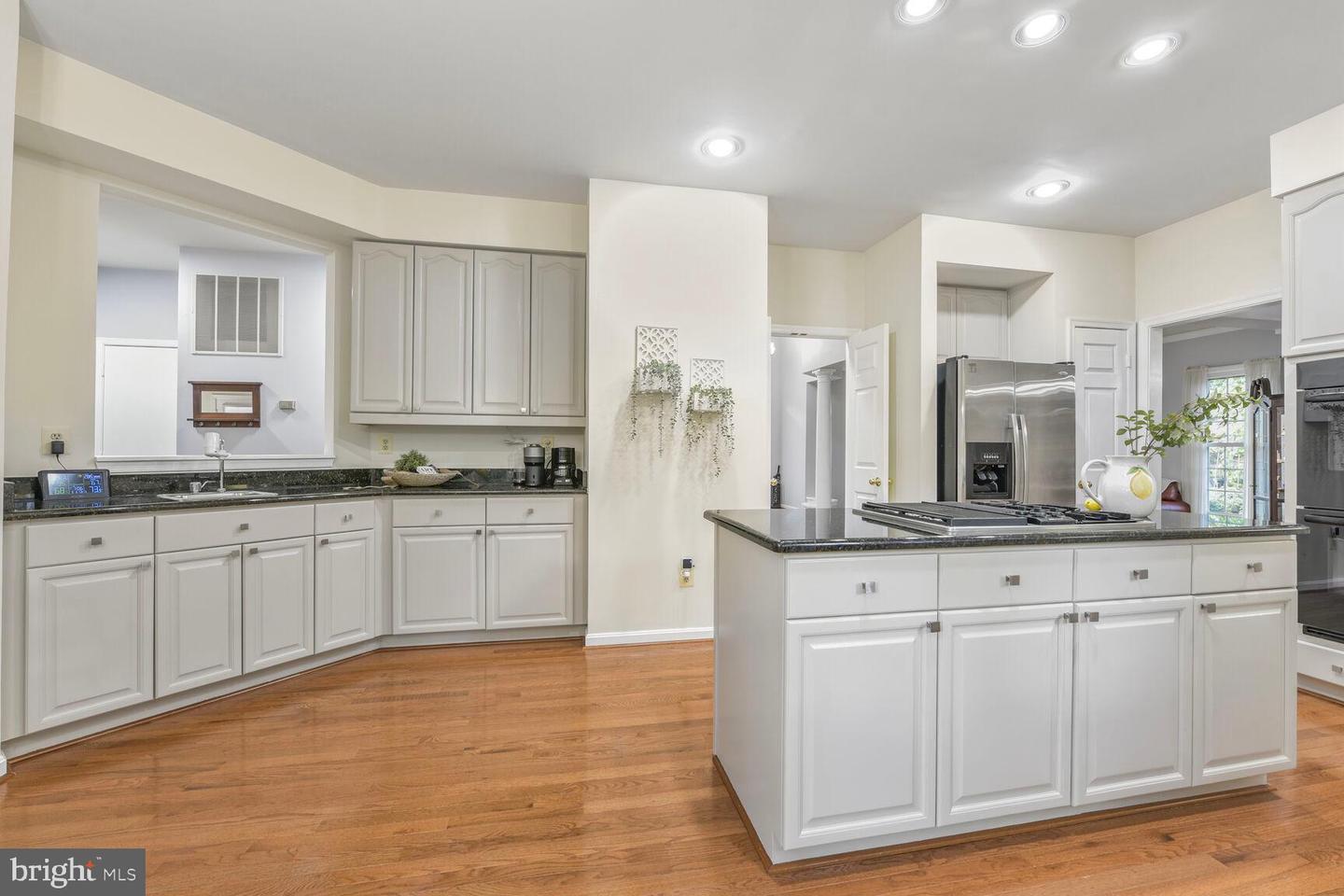 8102 CREEKVIEW DR, SPRINGFIELD, Virginia 22153, 4 Bedrooms Bedrooms, ,3 BathroomsBathrooms,Residential,For sale,8102 CREEKVIEW DR,VAFX2238576 MLS # VAFX2238576