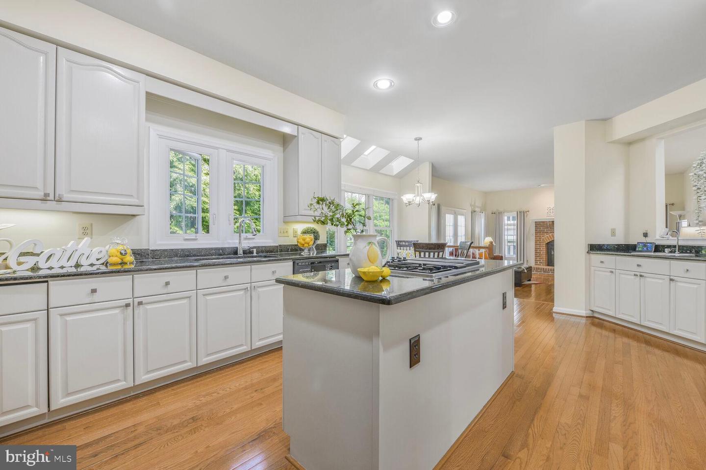 8102 CREEKVIEW DR, SPRINGFIELD, Virginia 22153, 4 Bedrooms Bedrooms, ,3 BathroomsBathrooms,Residential,For sale,8102 CREEKVIEW DR,VAFX2238576 MLS # VAFX2238576