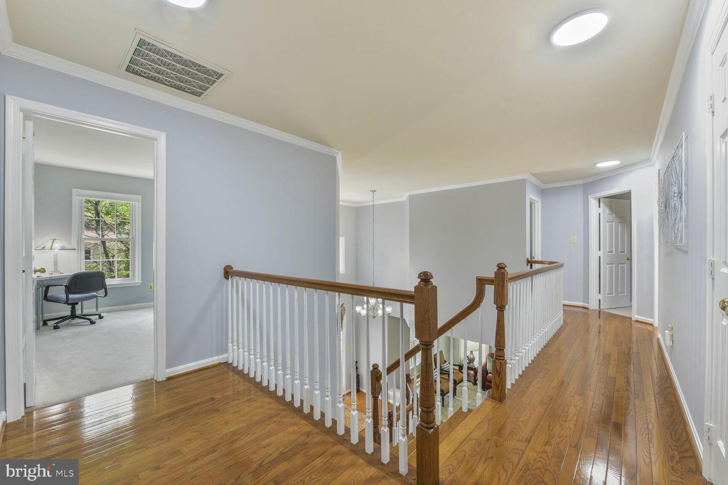 8102 CREEKVIEW DR, SPRINGFIELD, Virginia 22153, 4 Bedrooms Bedrooms, ,3 BathroomsBathrooms,Residential,For sale,8102 CREEKVIEW DR,VAFX2238576 MLS # VAFX2238576