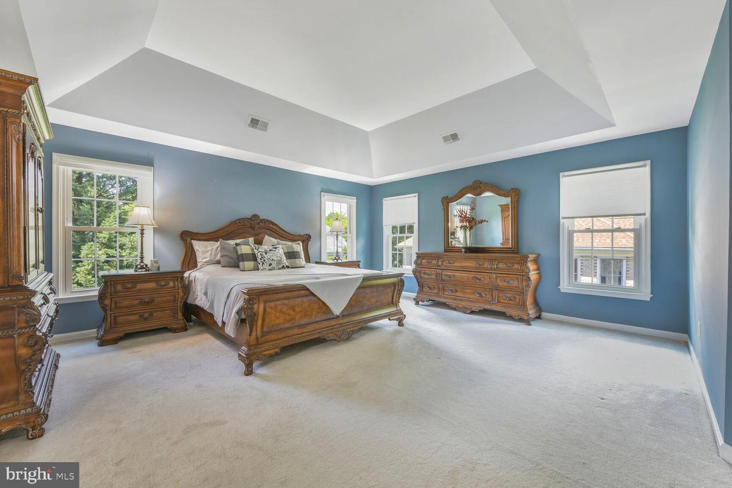 8102 CREEKVIEW DR, SPRINGFIELD, Virginia 22153, 4 Bedrooms Bedrooms, ,3 BathroomsBathrooms,Residential,For sale,8102 CREEKVIEW DR,VAFX2238576 MLS # VAFX2238576