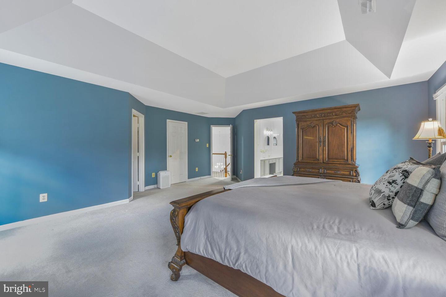 8102 CREEKVIEW DR, SPRINGFIELD, Virginia 22153, 4 Bedrooms Bedrooms, ,3 BathroomsBathrooms,Residential,For sale,8102 CREEKVIEW DR,VAFX2238576 MLS # VAFX2238576