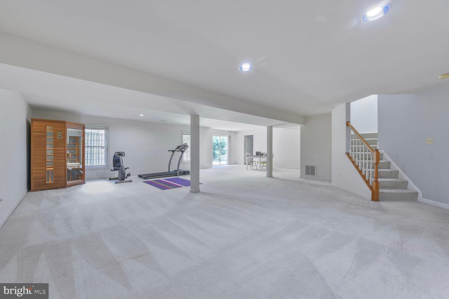 8102 CREEKVIEW DR, SPRINGFIELD, Virginia 22153, 4 Bedrooms Bedrooms, ,3 BathroomsBathrooms,Residential,For sale,8102 CREEKVIEW DR,VAFX2238576 MLS # VAFX2238576
