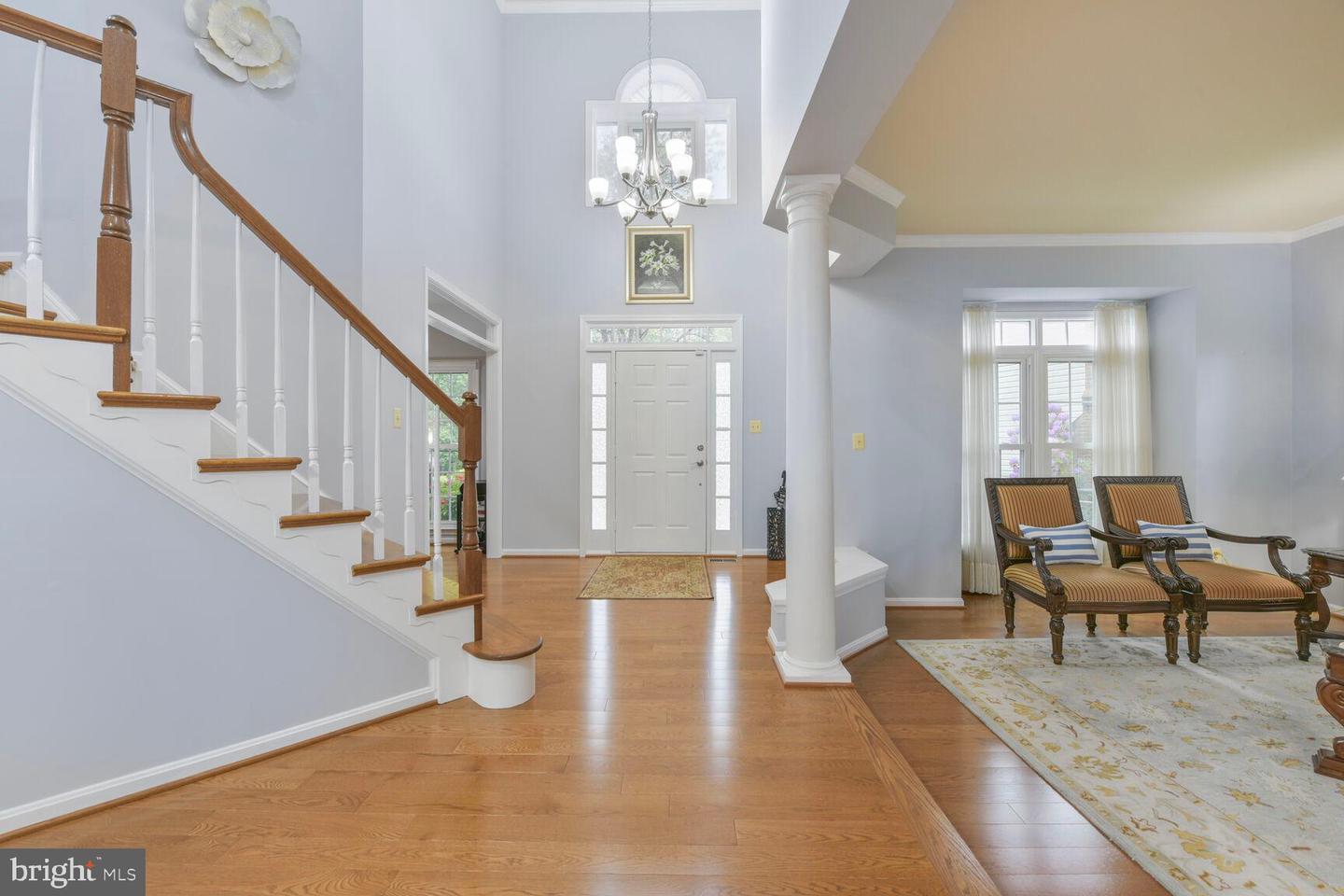 8102 CREEKVIEW DR, SPRINGFIELD, Virginia 22153, 4 Bedrooms Bedrooms, ,3 BathroomsBathrooms,Residential,For sale,8102 CREEKVIEW DR,VAFX2238576 MLS # VAFX2238576