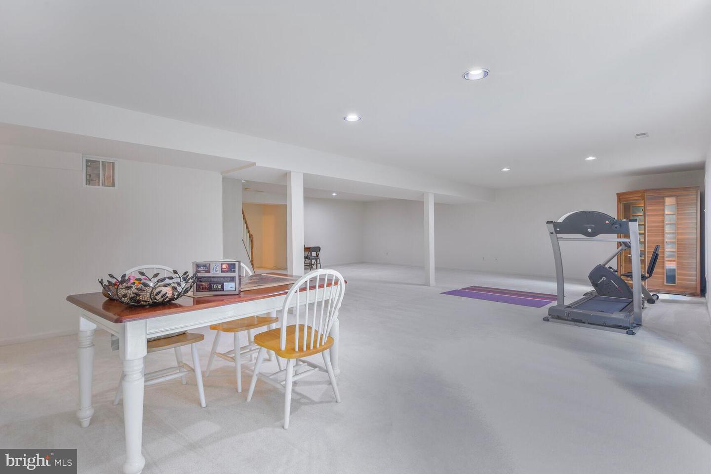 8102 CREEKVIEW DR, SPRINGFIELD, Virginia 22153, 4 Bedrooms Bedrooms, ,3 BathroomsBathrooms,Residential,For sale,8102 CREEKVIEW DR,VAFX2238576 MLS # VAFX2238576