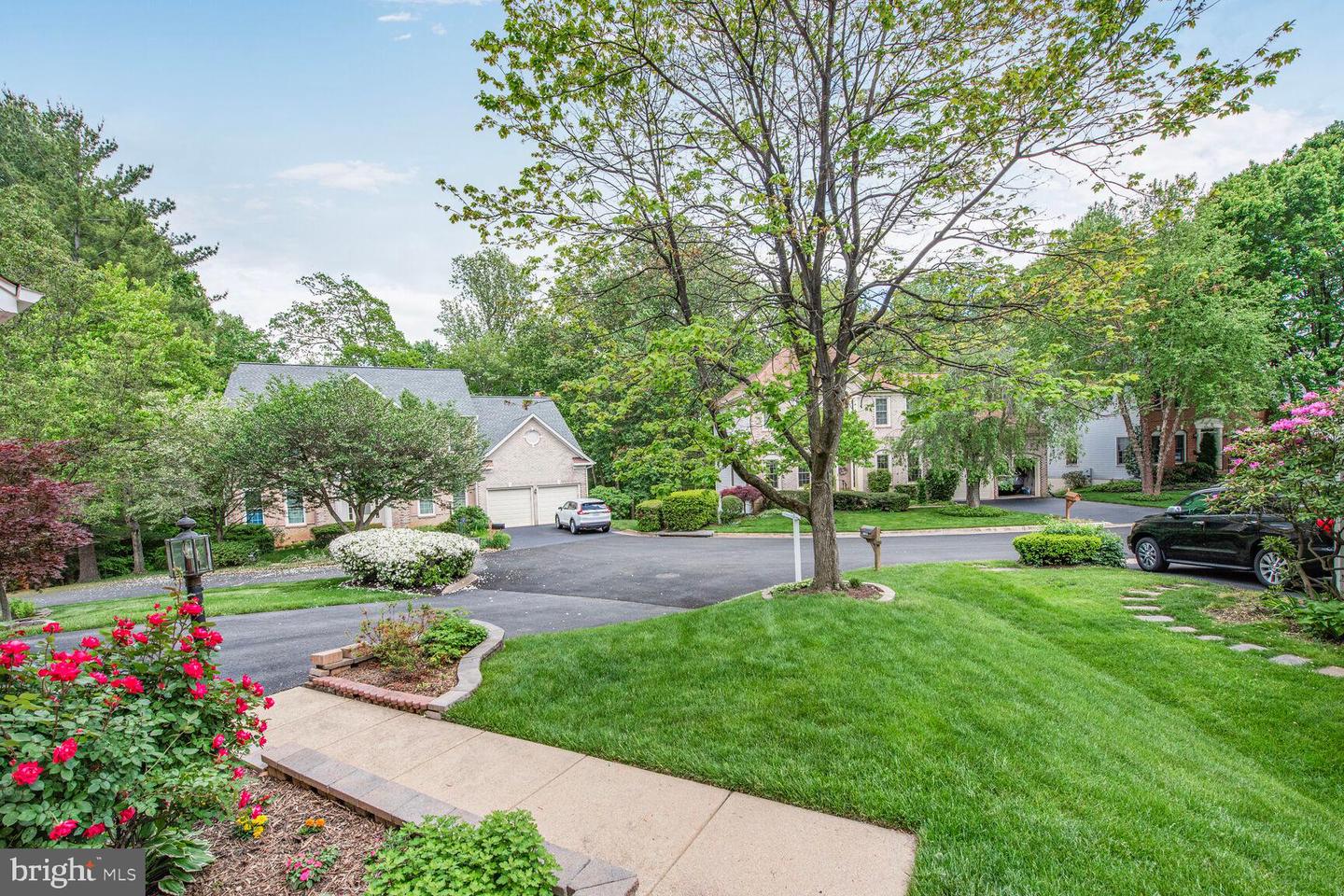 8102 CREEKVIEW DR, SPRINGFIELD, Virginia 22153, 4 Bedrooms Bedrooms, ,3 BathroomsBathrooms,Residential,For sale,8102 CREEKVIEW DR,VAFX2238576 MLS # VAFX2238576