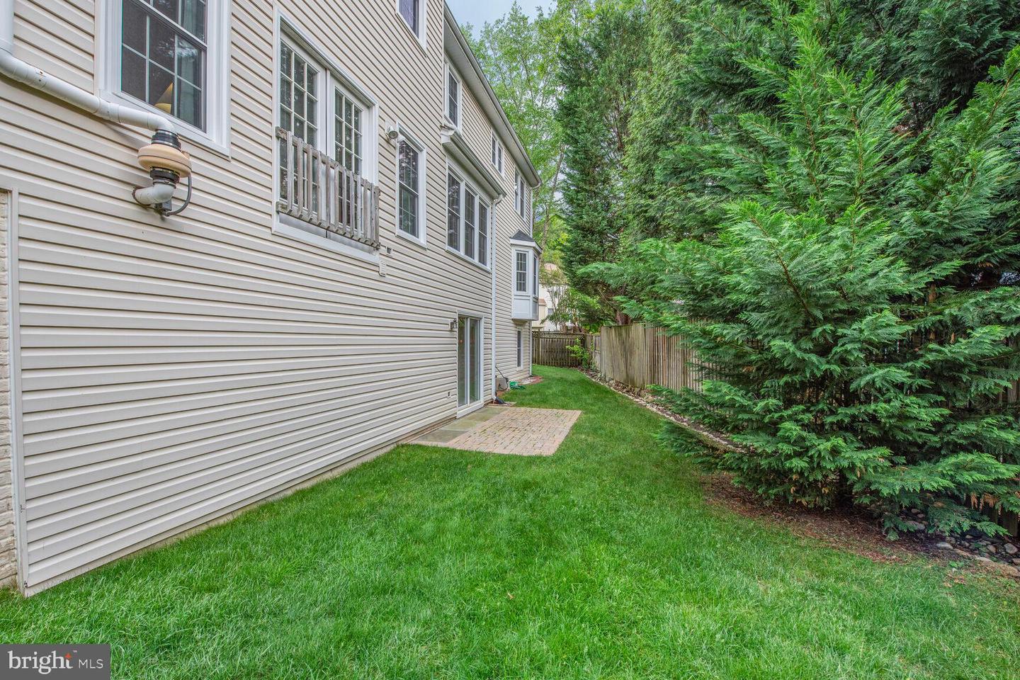 8102 CREEKVIEW DR, SPRINGFIELD, Virginia 22153, 4 Bedrooms Bedrooms, ,3 BathroomsBathrooms,Residential,For sale,8102 CREEKVIEW DR,VAFX2238576 MLS # VAFX2238576