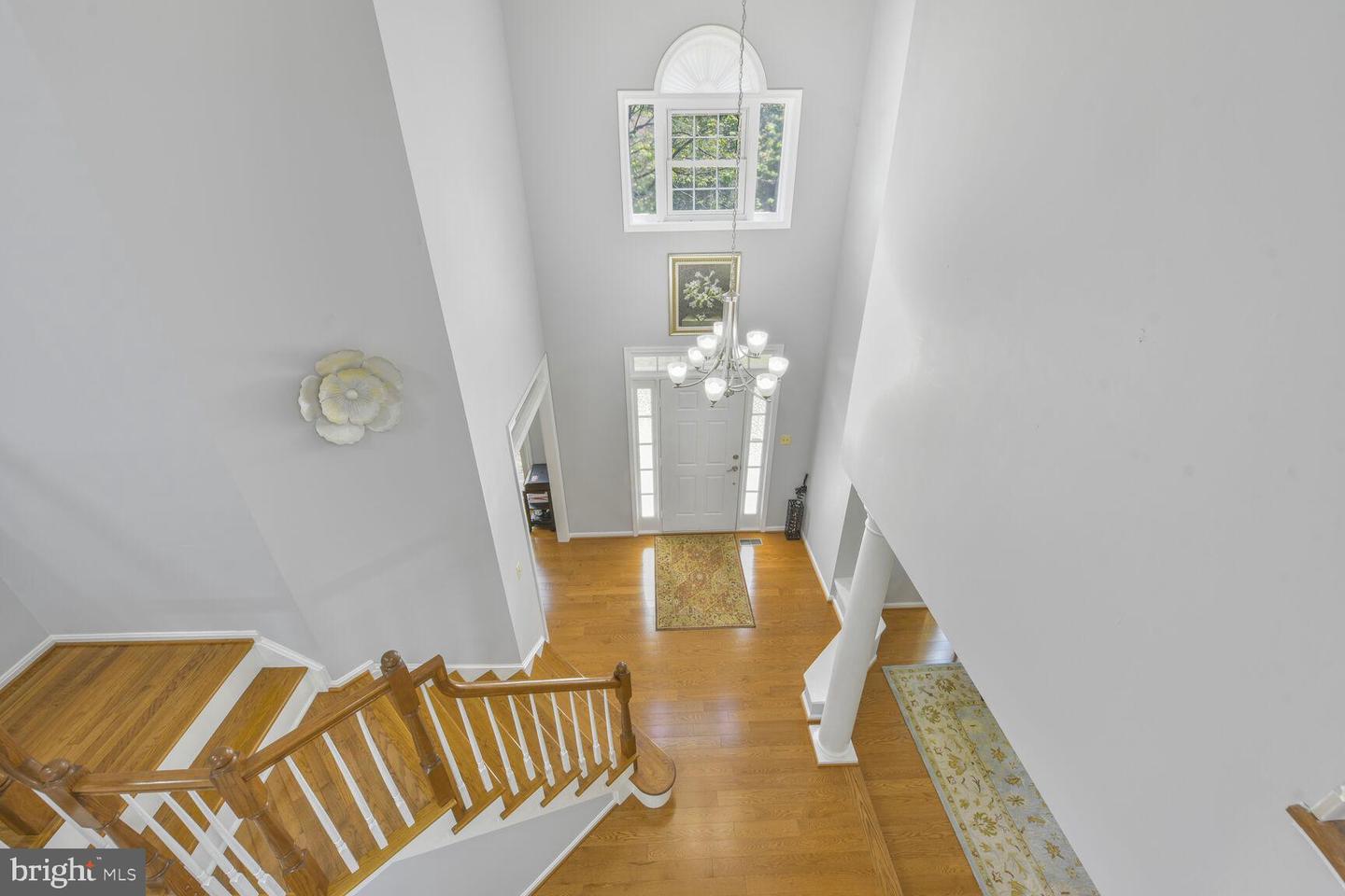 8102 CREEKVIEW DR, SPRINGFIELD, Virginia 22153, 4 Bedrooms Bedrooms, ,3 BathroomsBathrooms,Residential,For sale,8102 CREEKVIEW DR,VAFX2238576 MLS # VAFX2238576