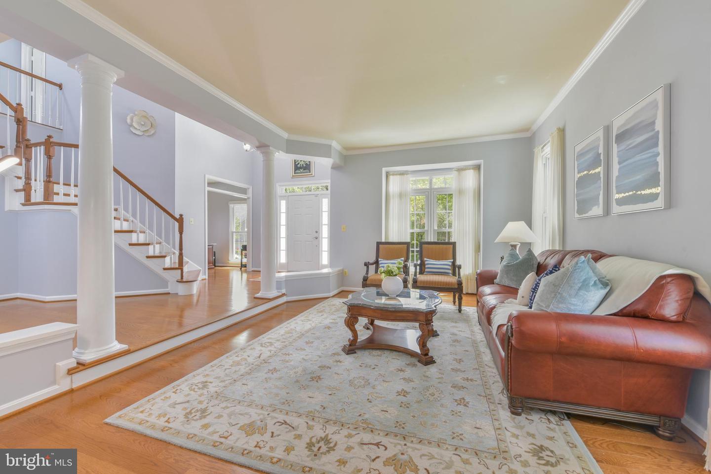 8102 CREEKVIEW DR, SPRINGFIELD, Virginia 22153, 4 Bedrooms Bedrooms, ,3 BathroomsBathrooms,Residential,For sale,8102 CREEKVIEW DR,VAFX2238576 MLS # VAFX2238576