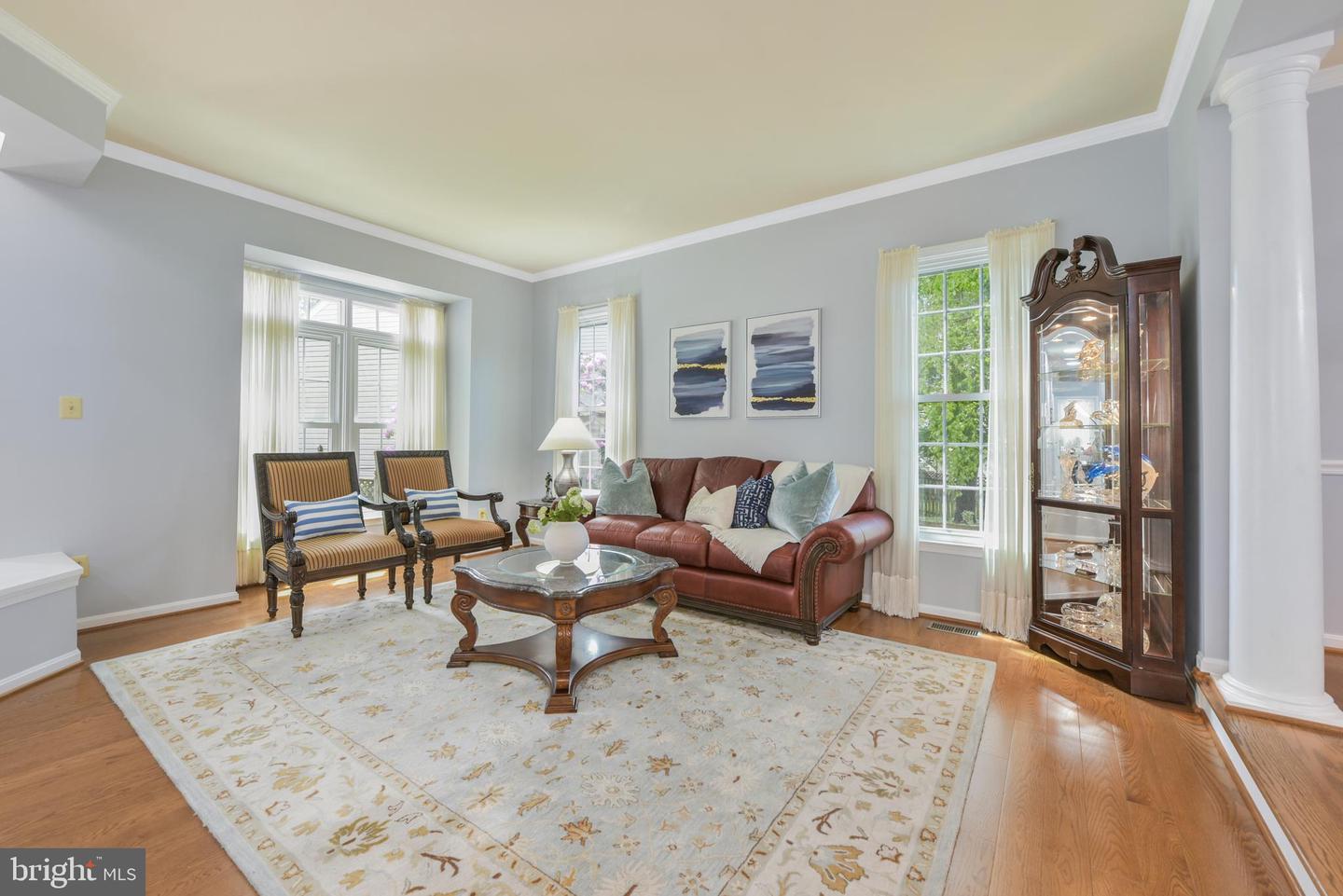 8102 CREEKVIEW DR, SPRINGFIELD, Virginia 22153, 4 Bedrooms Bedrooms, ,3 BathroomsBathrooms,Residential,For sale,8102 CREEKVIEW DR,VAFX2238576 MLS # VAFX2238576