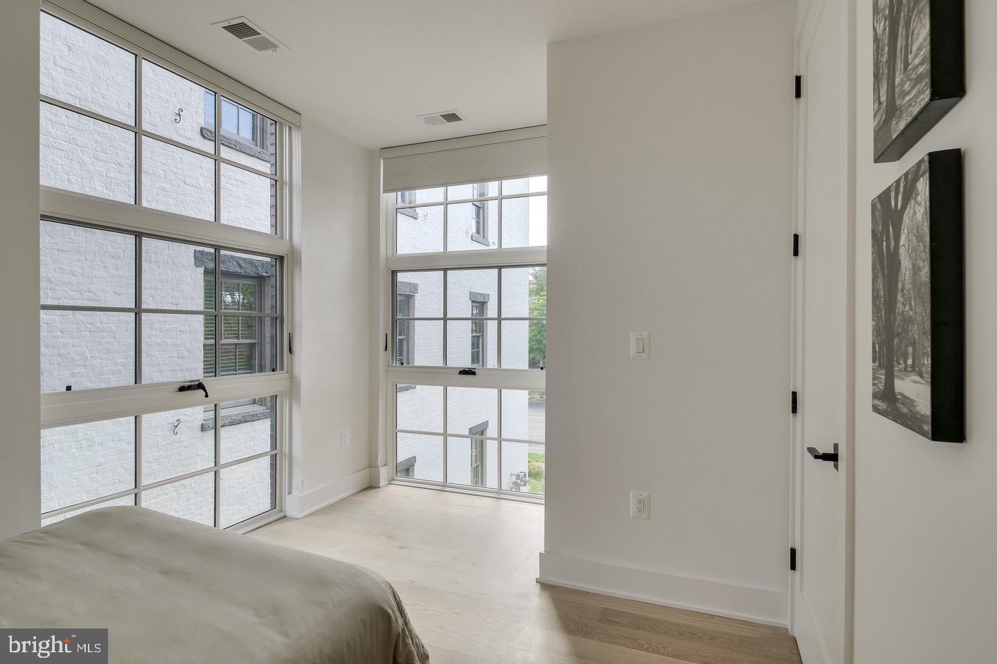 521 N WASHINGTON ST #201, ALEXANDRIA, Virginia 22314, 2 Bedrooms Bedrooms, ,2 BathroomsBathrooms,Residential,For sale,521 N WASHINGTON ST #201,VAAX2044950 MLS # VAAX2044950