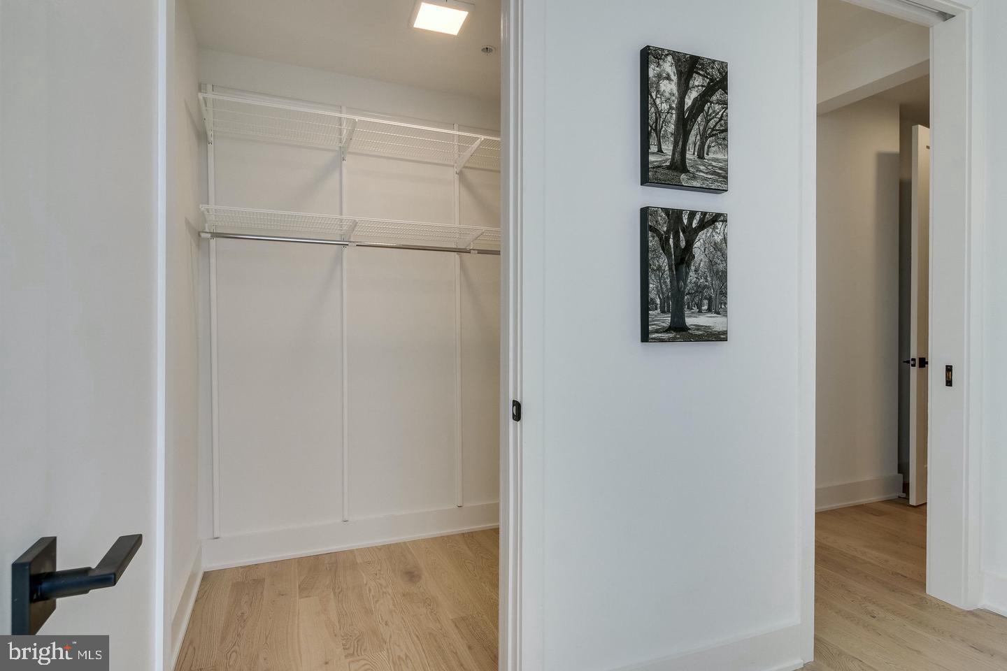 521 N WASHINGTON ST #201, ALEXANDRIA, Virginia 22314, 2 Bedrooms Bedrooms, ,2 BathroomsBathrooms,Residential,For sale,521 N WASHINGTON ST #201,VAAX2044950 MLS # VAAX2044950