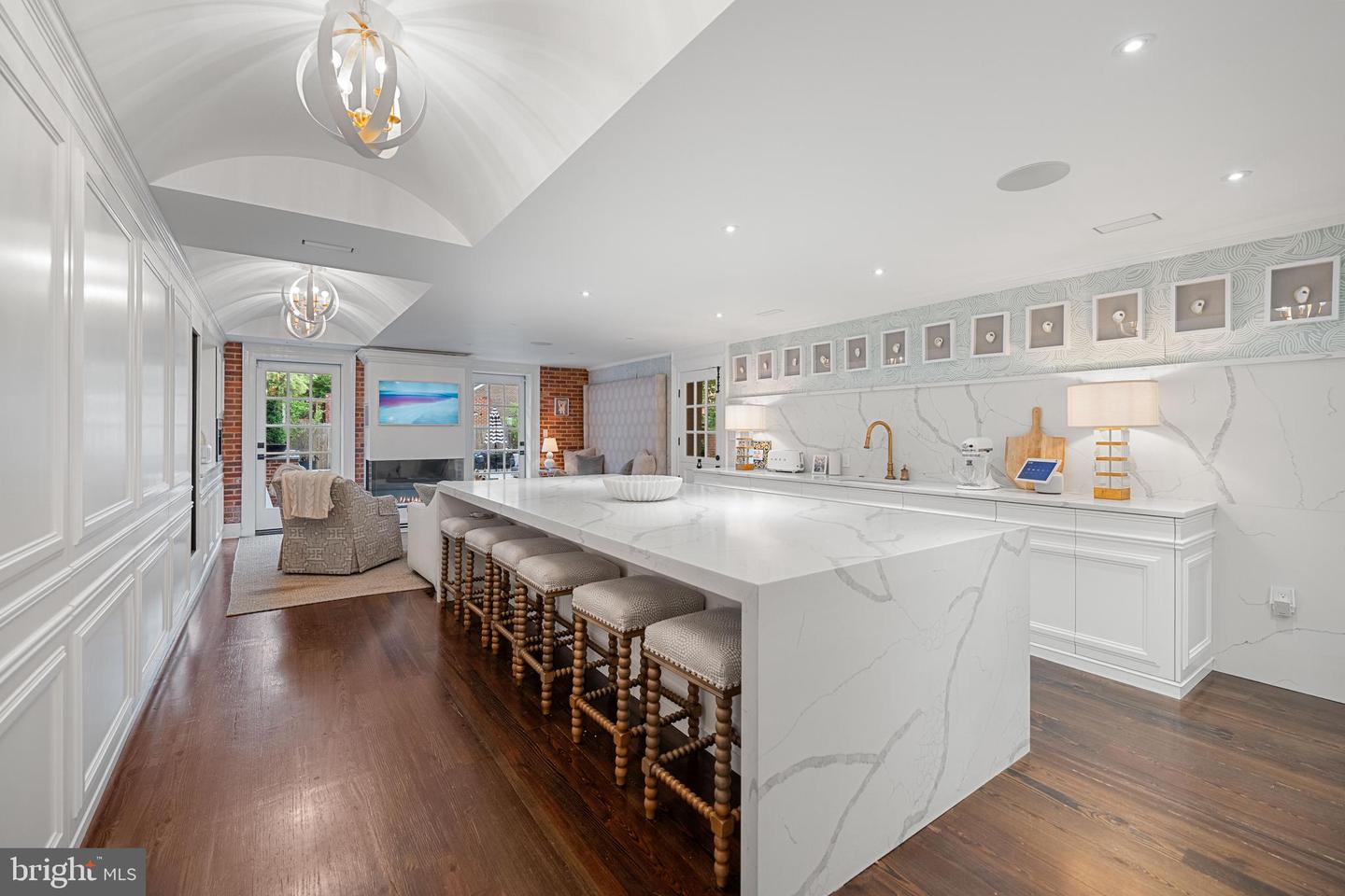 109 DUKE ST, ALEXANDRIA, Virginia 22314, 5 Bedrooms Bedrooms, ,3 BathroomsBathrooms,Residential,For sale,109 DUKE ST,VAAX2044914 MLS # VAAX2044914
