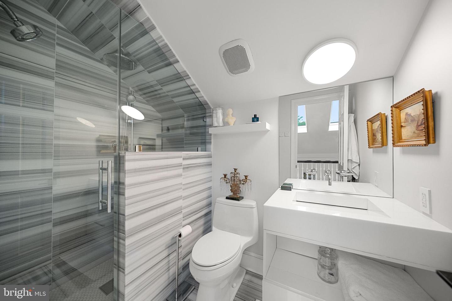 109 DUKE ST, ALEXANDRIA, Virginia 22314, 5 Bedrooms Bedrooms, ,3 BathroomsBathrooms,Residential,For sale,109 DUKE ST,VAAX2044914 MLS # VAAX2044914