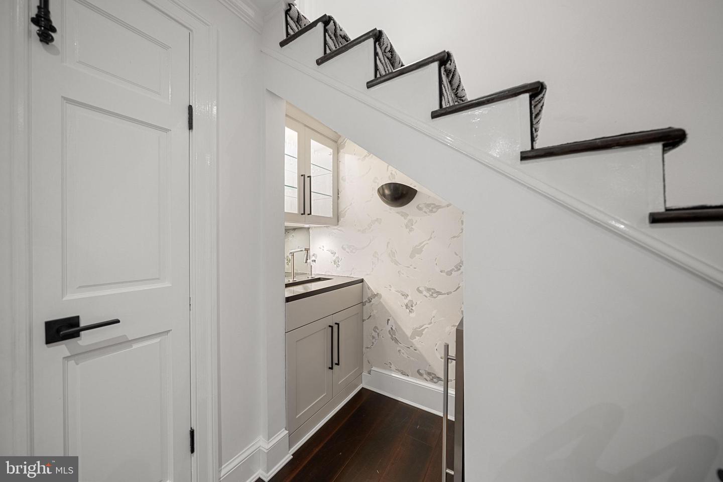 109 DUKE ST, ALEXANDRIA, Virginia 22314, 5 Bedrooms Bedrooms, ,3 BathroomsBathrooms,Residential,For sale,109 DUKE ST,VAAX2044914 MLS # VAAX2044914