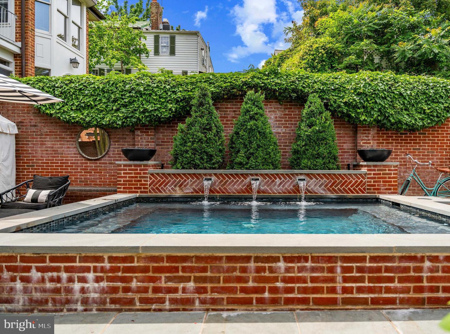 109 DUKE ST, ALEXANDRIA, Virginia 22314, 5 Bedrooms Bedrooms, ,3 BathroomsBathrooms,Residential,For sale,109 DUKE ST,VAAX2044914 MLS # VAAX2044914